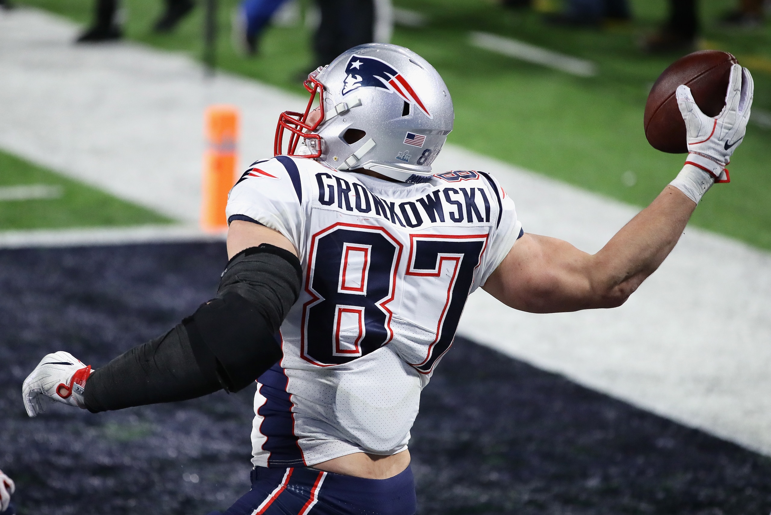 MINNEAPOLIS, MN - FEBRUARY 04:  Rob Gronkowski #87 of the New England Patriots celebrates a touchdown reception against the Philadelphia Eagles in the fourth quarter of Super Bowl LII at U.S. Bank Stadium on February 4, 2018 in Minneapolis, Minnesota. The