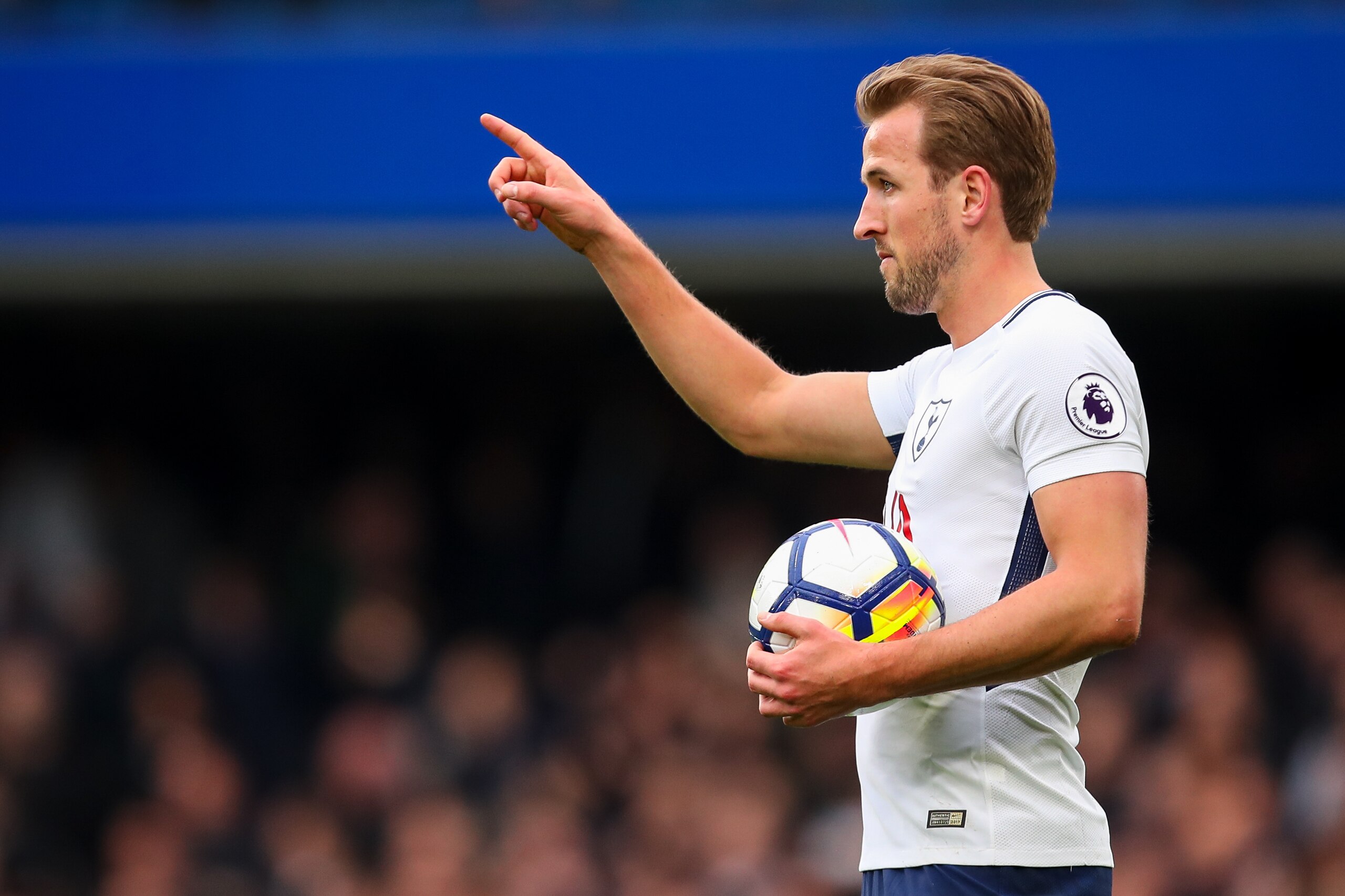 LONDON, ENGLAND - APRIL 01: Harry Kane of Tottenham Hotspur during the Premier League match between Chelsea and Tottenham Hotspur at Stamford Bridge on April 1, 2018 in London, England. (Photo by Robbie Jay Barratt - AMA/Getty Images)
