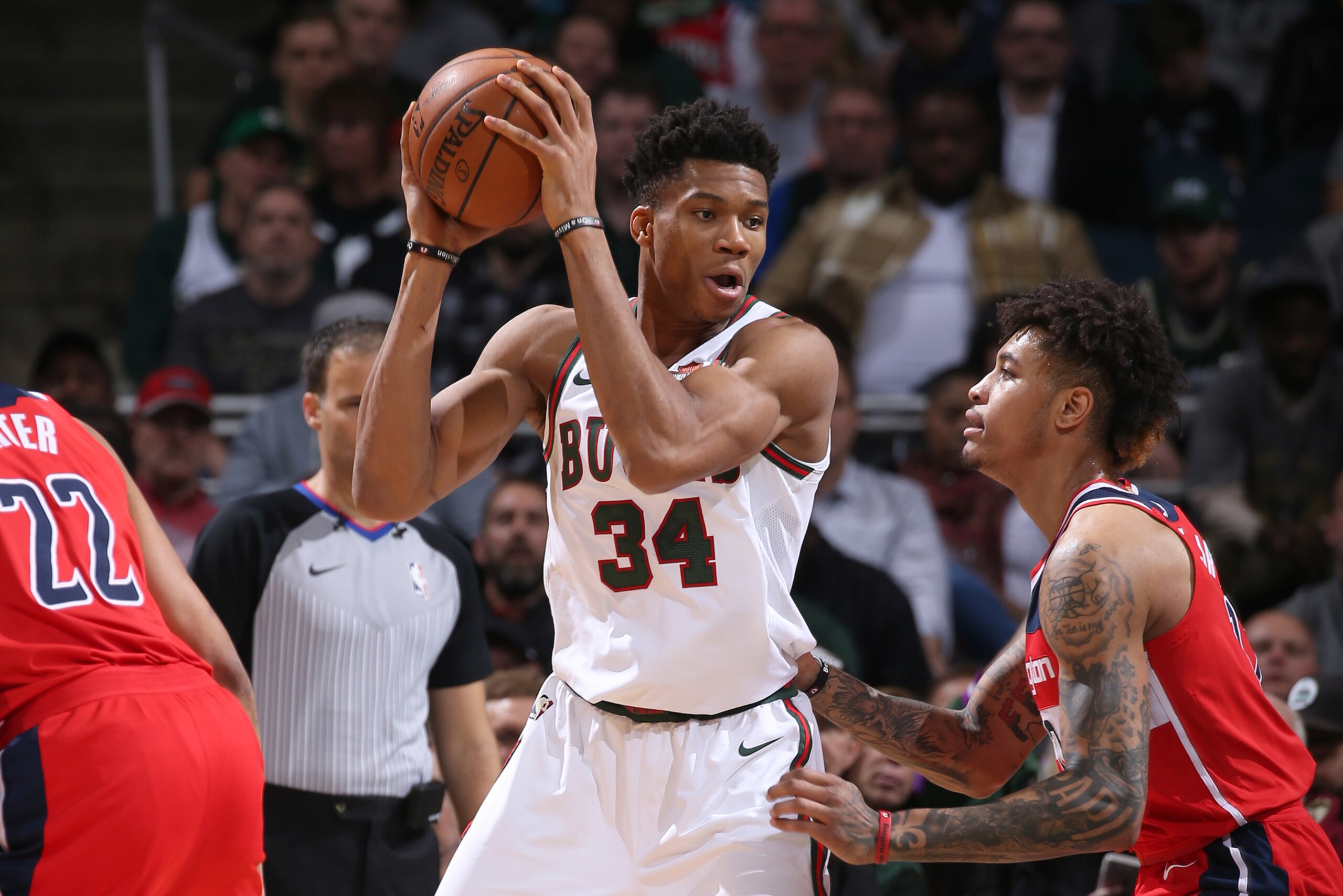 MILWAUKEE, WI - FEBRUARY 27: Giannis Antetokounmpo #34 of the Milwaukee Bucks handles the ball against the Washington Wizards on February 27, 2018 at the BMO Harris Bradley Center in Milwaukee, Wisconsin. NOTE TO USER: User expressly acknowledges and agre