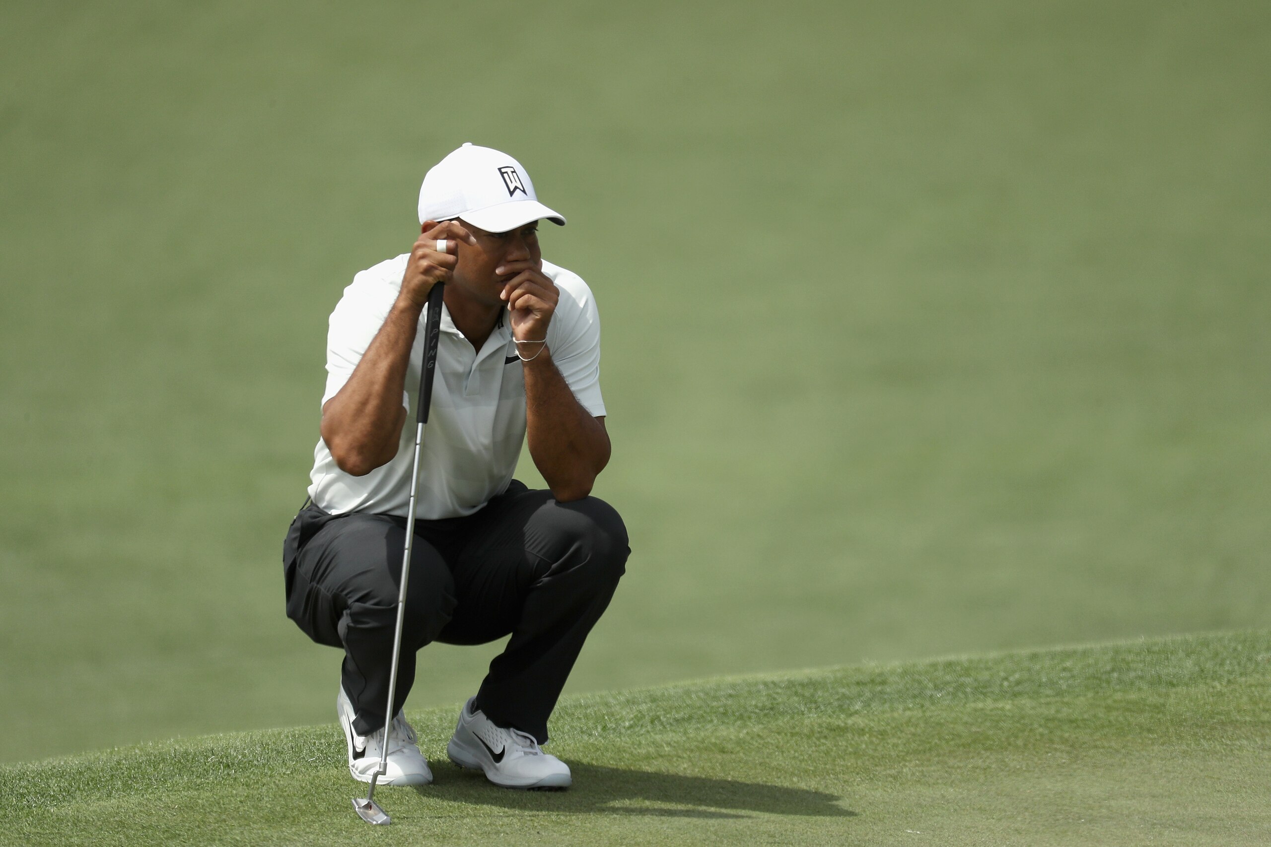 AUGUSTA, GA - APRIL 06:  Tiger Woods of the United States waits on the second hole during the second round of the 2018 Masters Tournament at Augusta National Golf Club on April 6, 2018 in Augusta, Georgia.  (Photo by Patrick Smith/Getty Images)