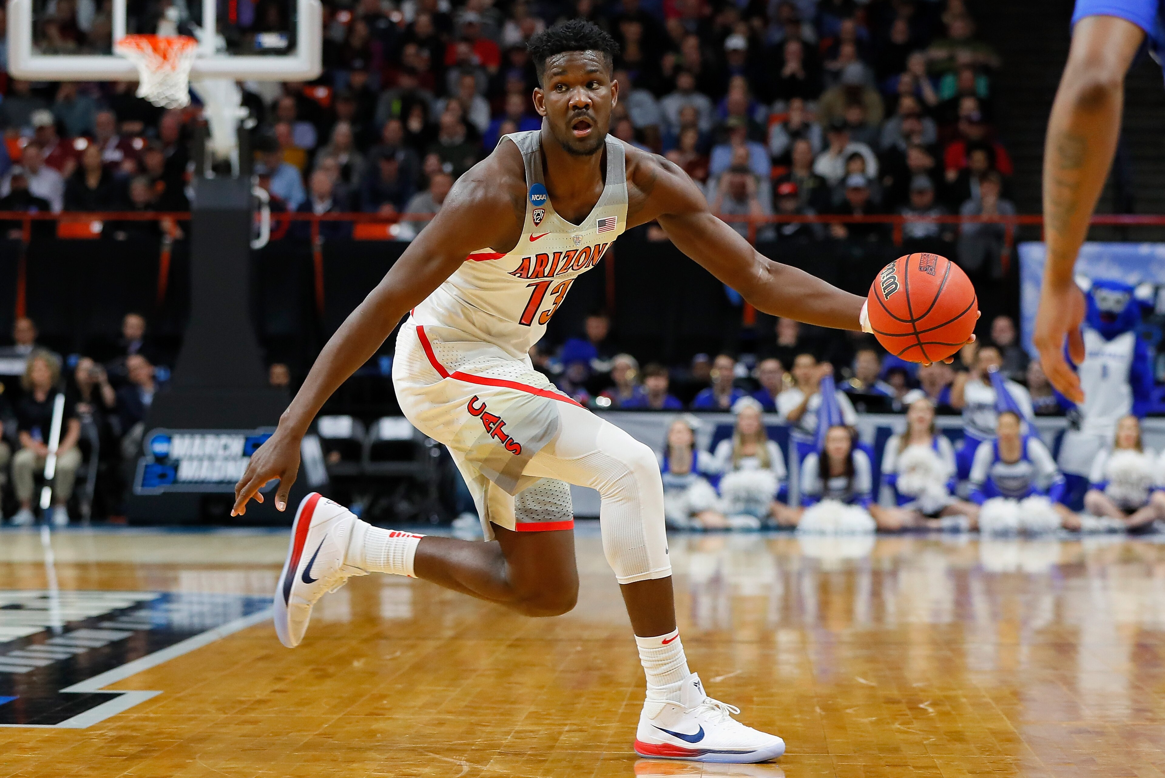 BOISE, ID - MARCH 15:  Deandre Ayton #13 of the Arizona Wildcats handles the ball against the Buffalo Bulls during the first round of the 2018 NCAA Men's Basketball Tournament at Taco Bell Arena on March 15, 2018 in Boise, Idaho.  (Photo by Kevin C. Cox/G