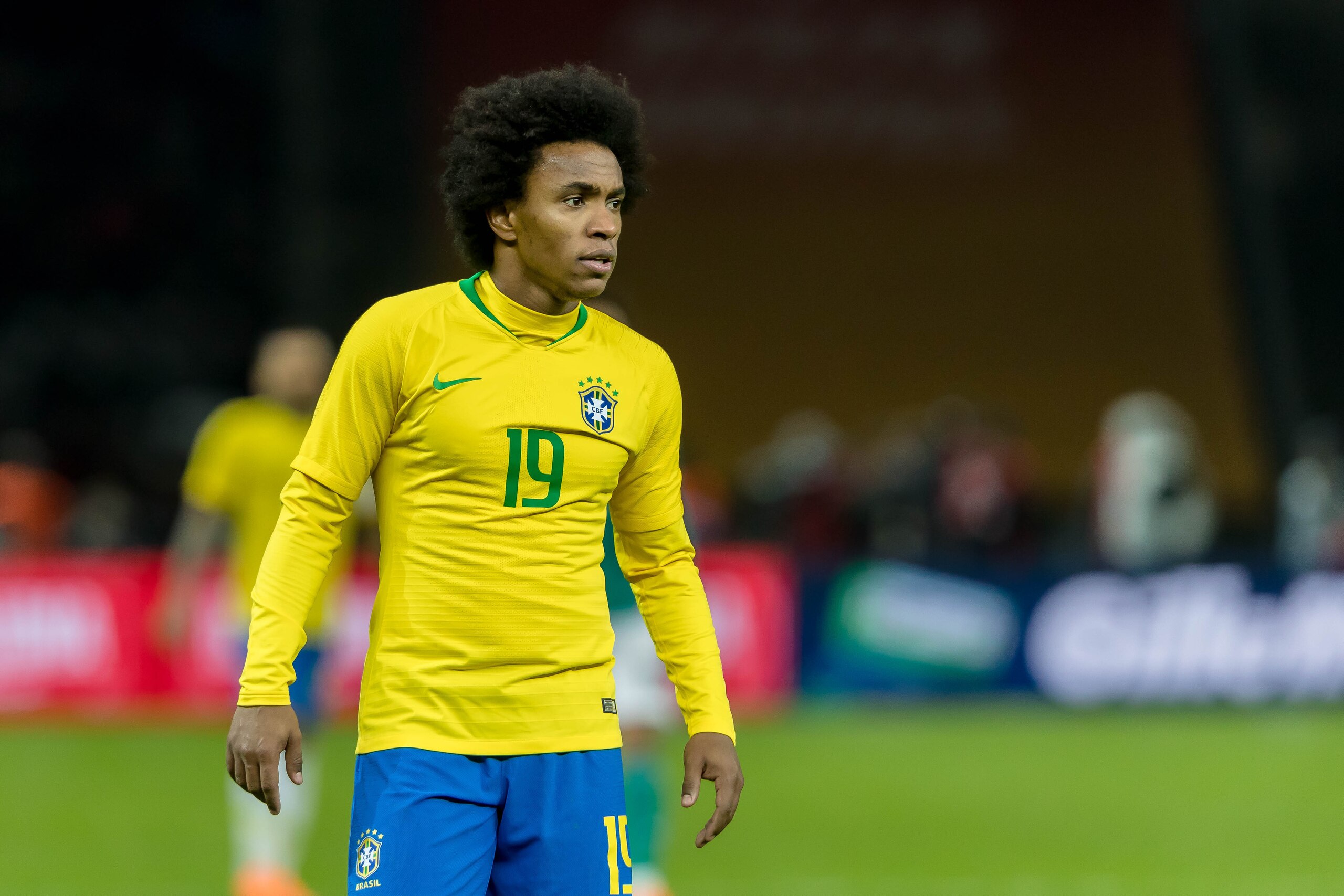 BERLIN, GERMANY - MARCH 27: Willian of Brazil looks on during the international friendly match between Germany and Brazil at Olympiastadion on March 27, 2018 in Berlin, Germany. (Photo by TF-Images/Getty Images)