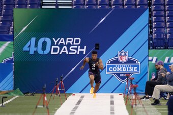 INDIANAPOLIS, IN - MARCH 02: Penn State running back Saquon Barkley runs the 40-yard dash during the 2018 NFL Combine at Lucas Oil Stadium on March 2, 2018 in Indianapolis, Indiana. (Photo by Joe Robbins/Getty Images)