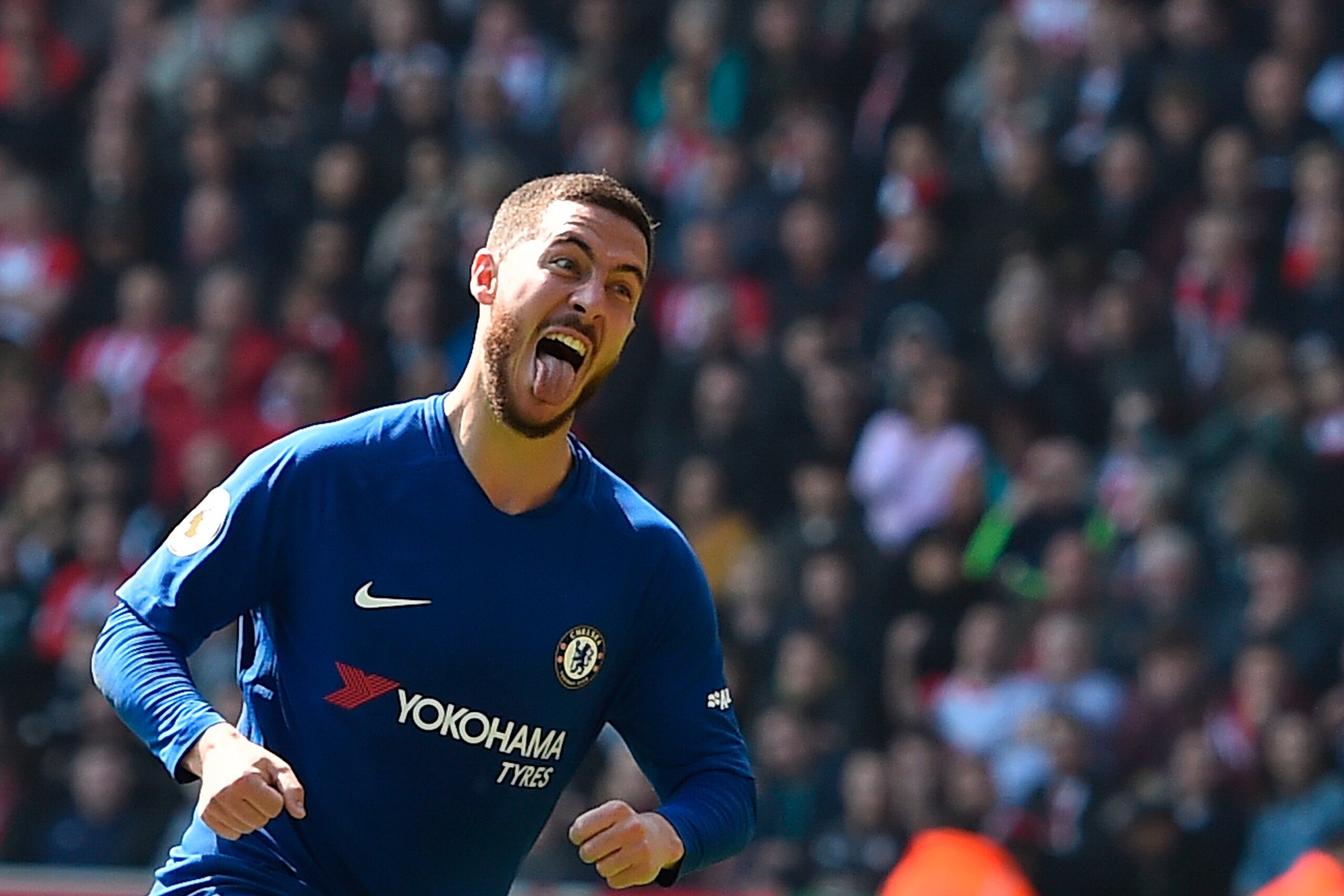 Chelsea's Belgian midfielder Eden Hazard celecrates scoring their second goal to equalise 2-2 during the English Premier League football match between Southampton and Chelsea at St Mary's Stadium in Southampton, southern England on April 14, 2018. / AFP P Chelsea's Belgian midfielder Eden Hazard celecrates scoring their second goal to equalise 2-2 during the English Premier League football match between Southampton and Chelsea at St Mary's Stadium in Southampton, southern England on April 14, 2018. / AFP P