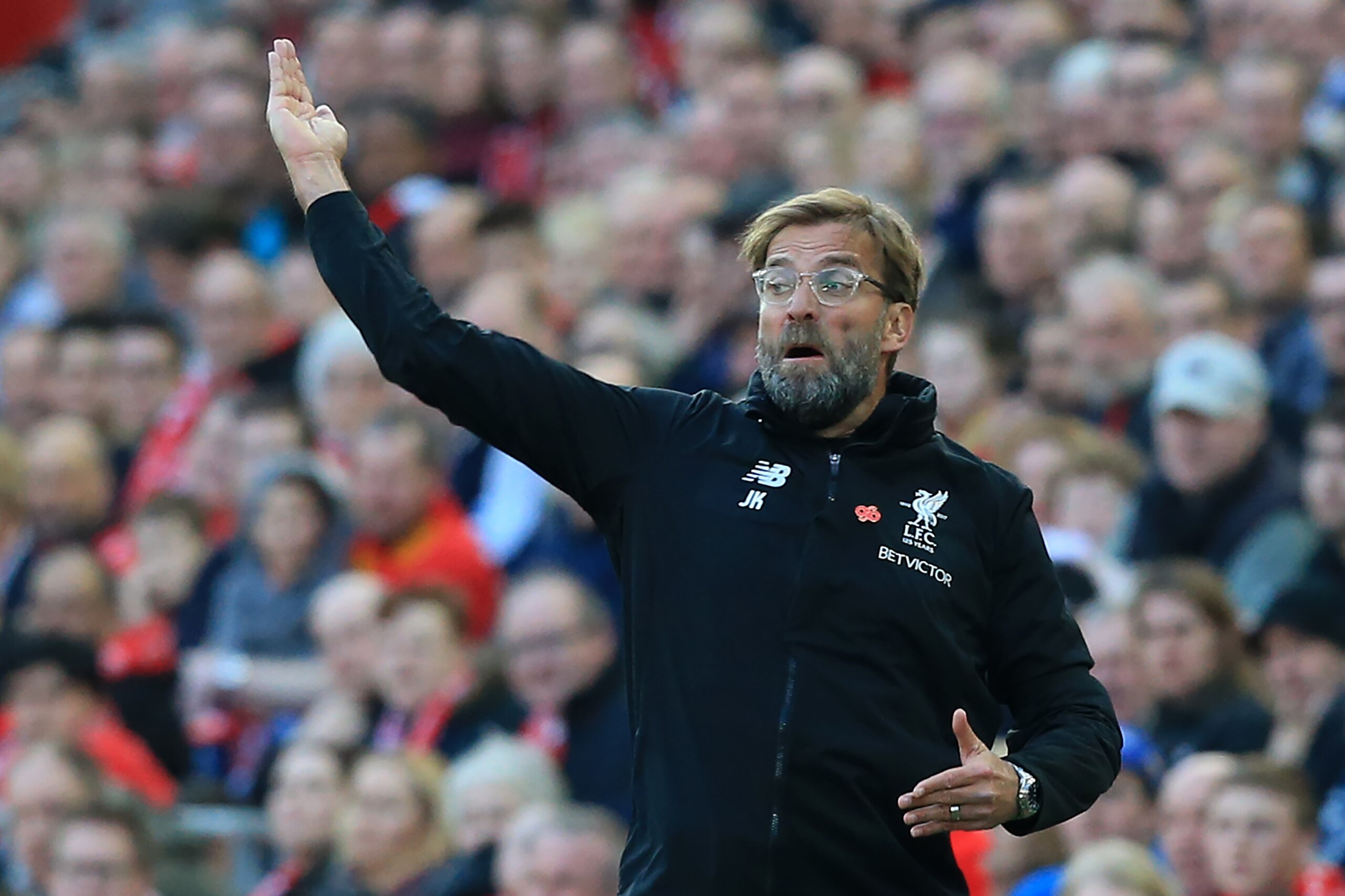 Liverpool's German manager Jurgen Klopp gestures on the touchline during the English Premier League football match between Liverpool and Bournemouth at Anfield in Liverpool, north west England on April 14, 2018. / AFP PHOTO / Lindsey PARNABY / RESTRICTED 