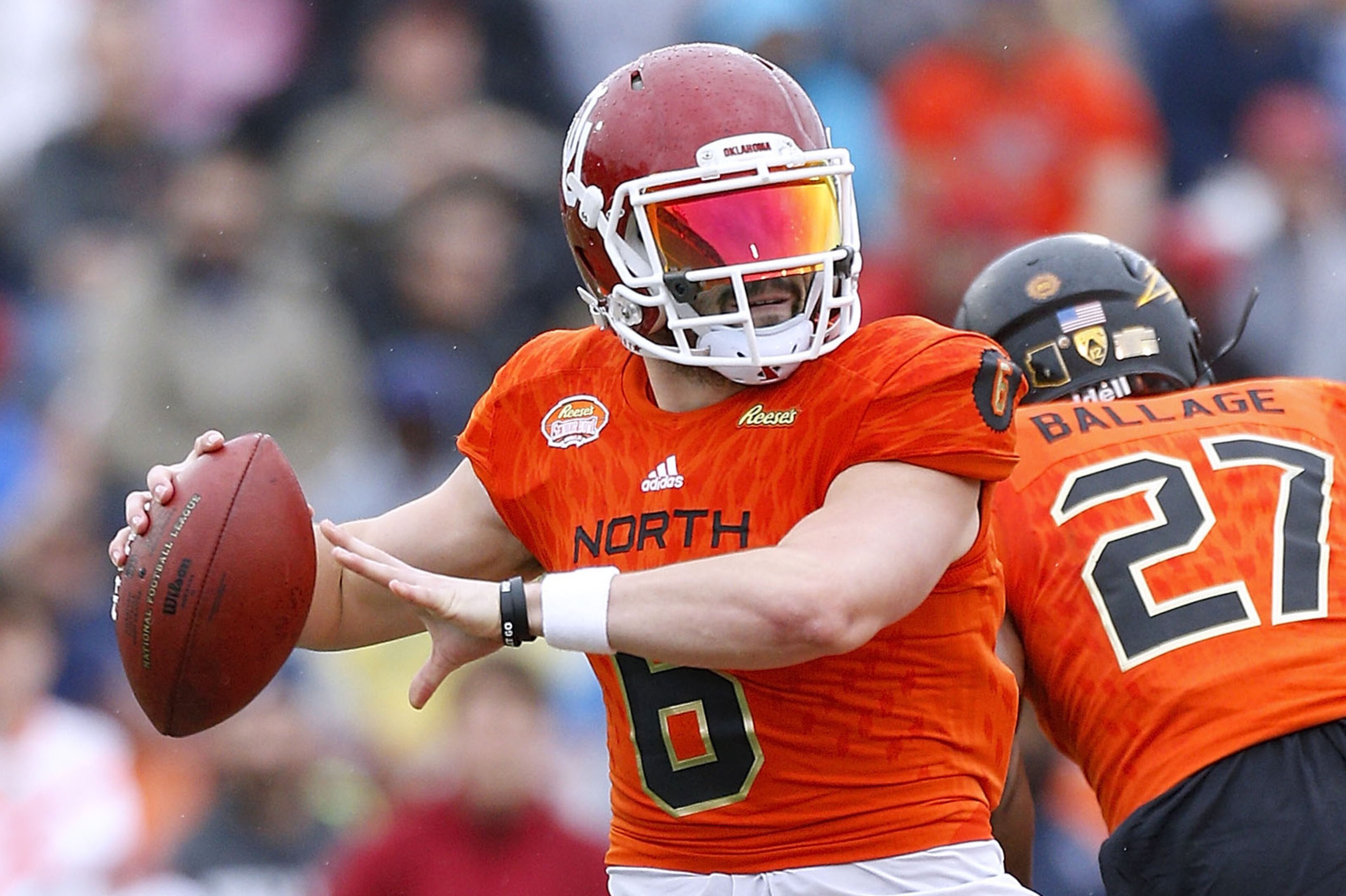 MOBILE, AL - JANUARY 27:  Baker Mayfield #6 of the North team throws the ball during the Reese's Senior Bowl at Ladd-Peebles Stadium on January 27, 2018 in Mobile, Alabama.  (Photo by Jonathan Bachman/Getty Images)