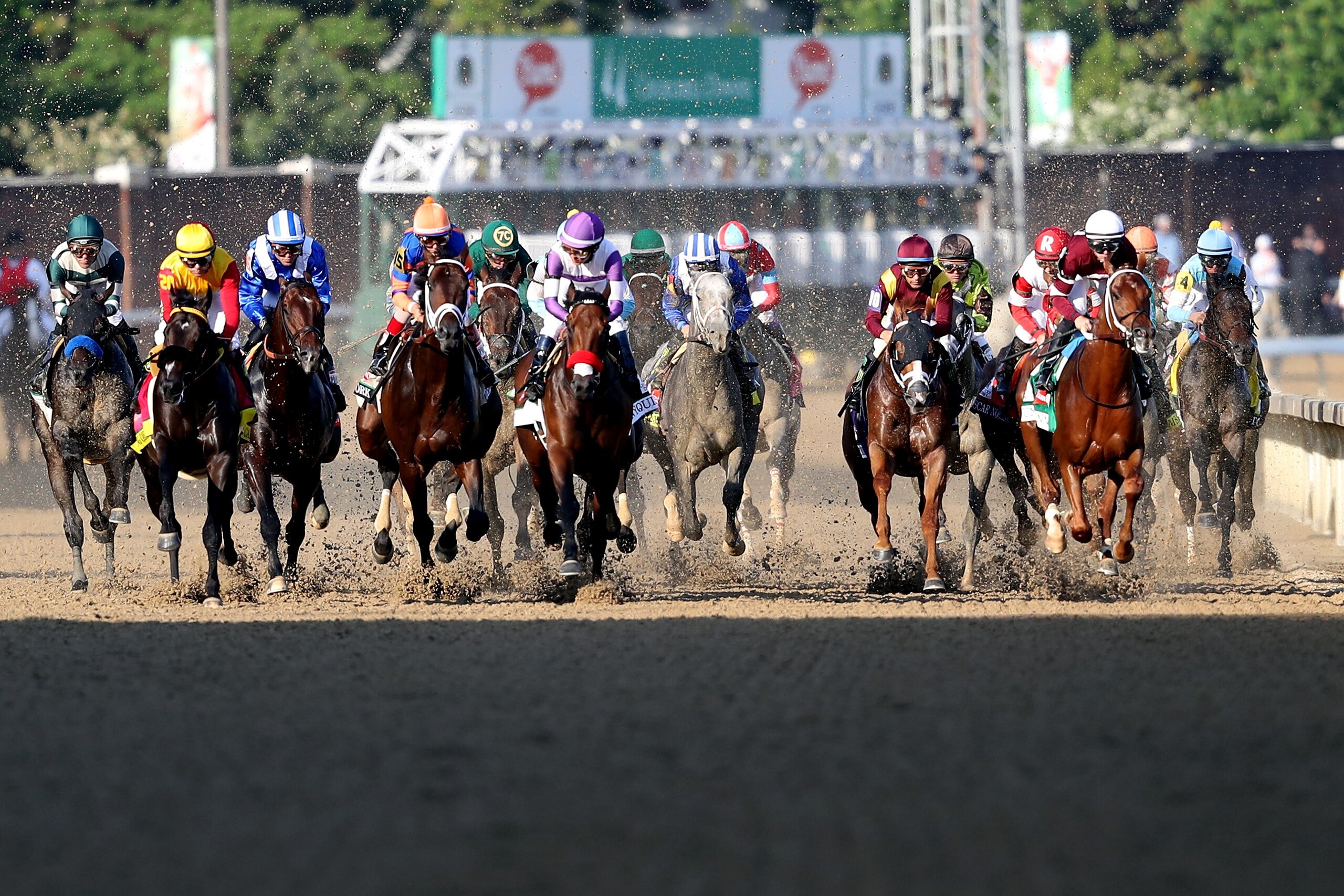 LOUISVILLE, KY - MAY 07:  The field heads down the front stretch after the start of the 142nd running of the Kentucky Derby at Churchill Downs on May 07, 2016 in Louisville, Kentucky.  (Photo by Rob Carr/Getty Images)