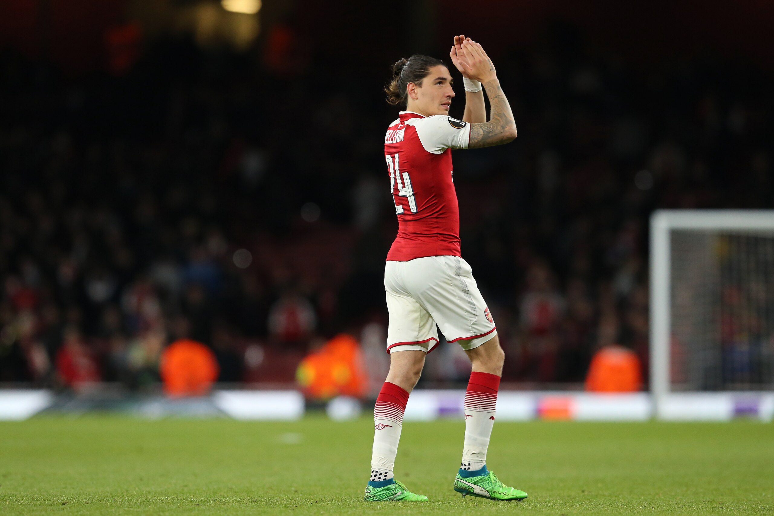 LONDON, ENGLAND - APRIL 26: Hector Bellerin of Arsenal during the UEFA Europa League Semi Final leg one match between Arsenal FC and Atletico Madrid at Emirates Stadium on April 26, 2018 in London, United Kingdom. (Photo by James Williamson - AMA/Getty Im