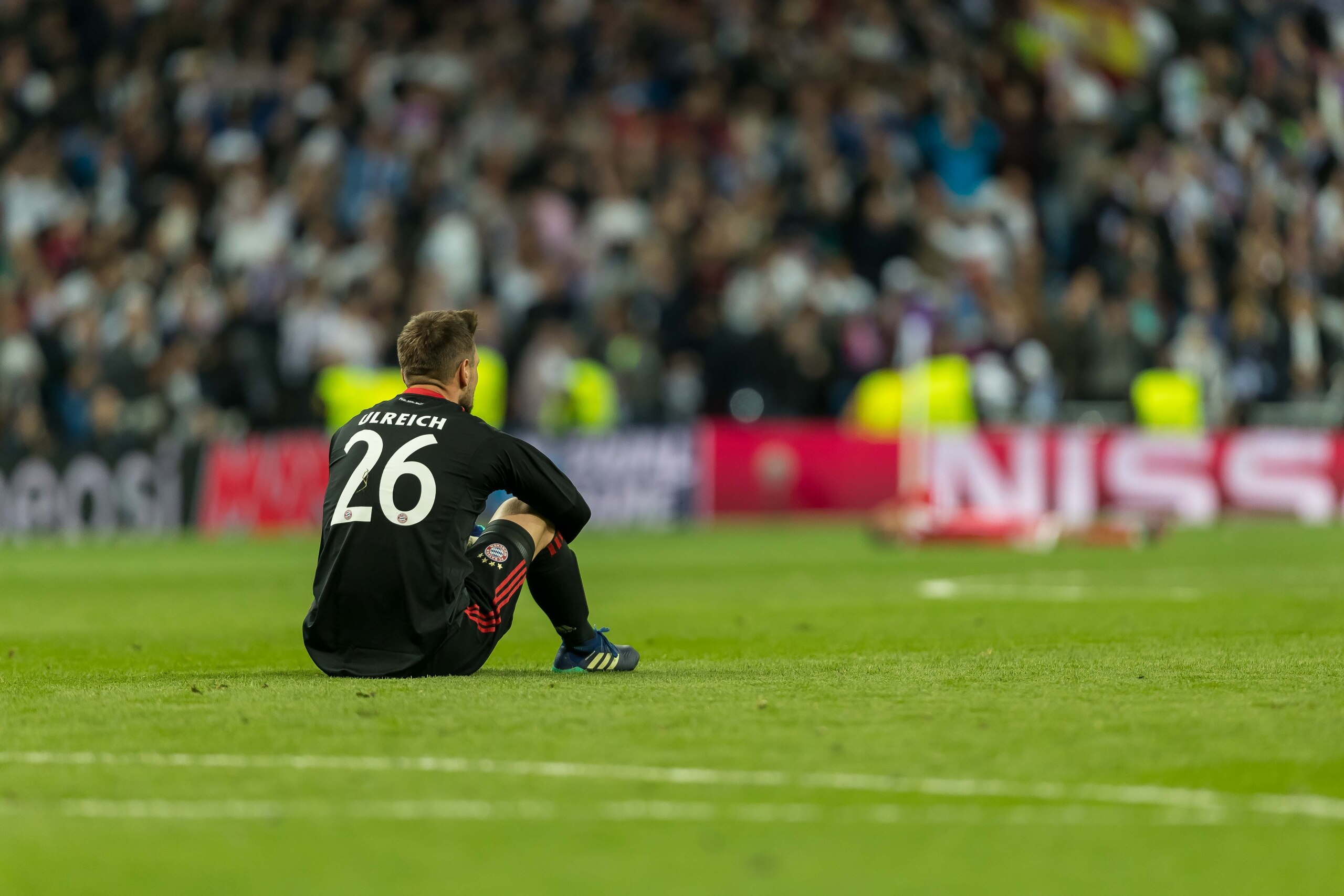 MADRID, SPAIN - MAY 01:  goal keeper Sven Ulreich of Bayern Muenchen disappointed after the UEFA Champions League Semi Final Second Leg match between Real Madrid and Bayern Muenchen at the Bernabeu on May 1, 2018 in Madrid, Spain. (Photo by TF-Images/Gett
