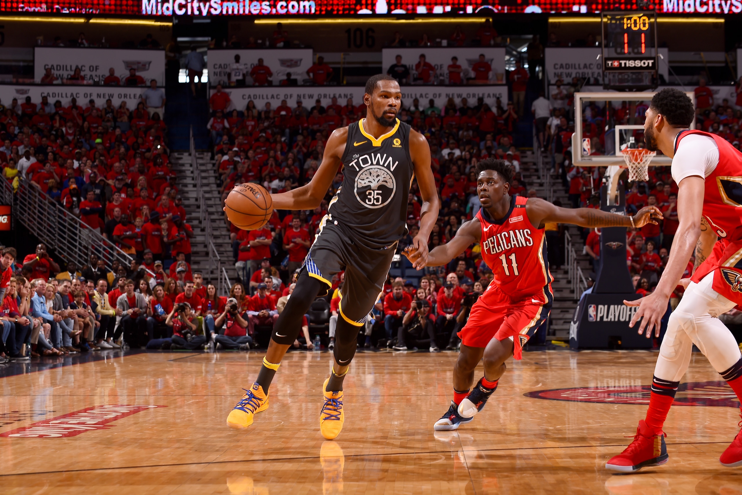 NEW ORLEANS, LA - MAY 6: Kevin Durant #35 of the Golden State Warriors handles the ball against the New Orleans Pelicans during Game Four of the Western Conference Semifinals of the 2018 NBA Playoffs on May 6, 2018 at Smoothie King Center in New Orleans, 