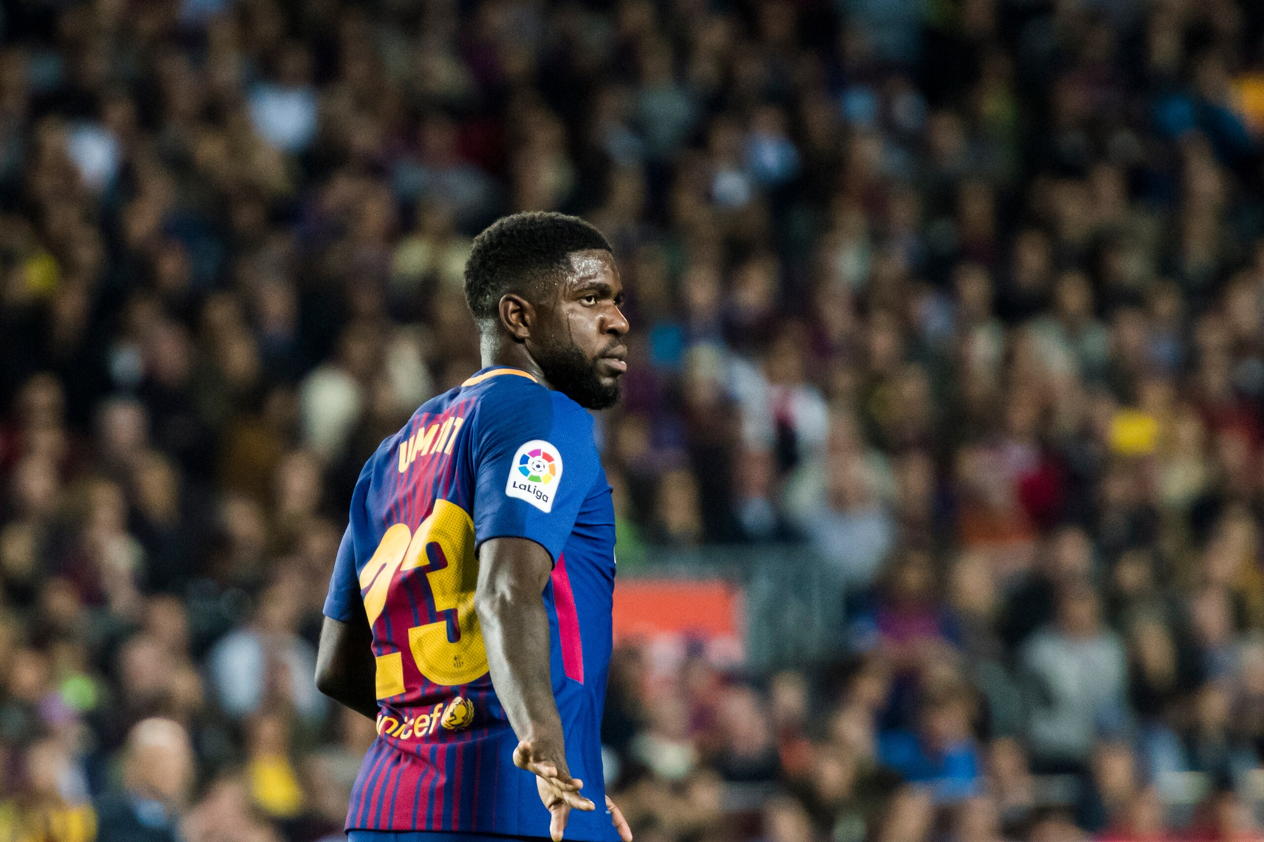 BARCELONA, SPAIN - MAY 06: Samuel Umtiti of FC Barcelona looks on during the La Liga match between Barcelona and Real Madrid at Camp Nou on May 6, 2018 in Barcelona, Spain. (Photo by Power Sport Images/Getty Images)