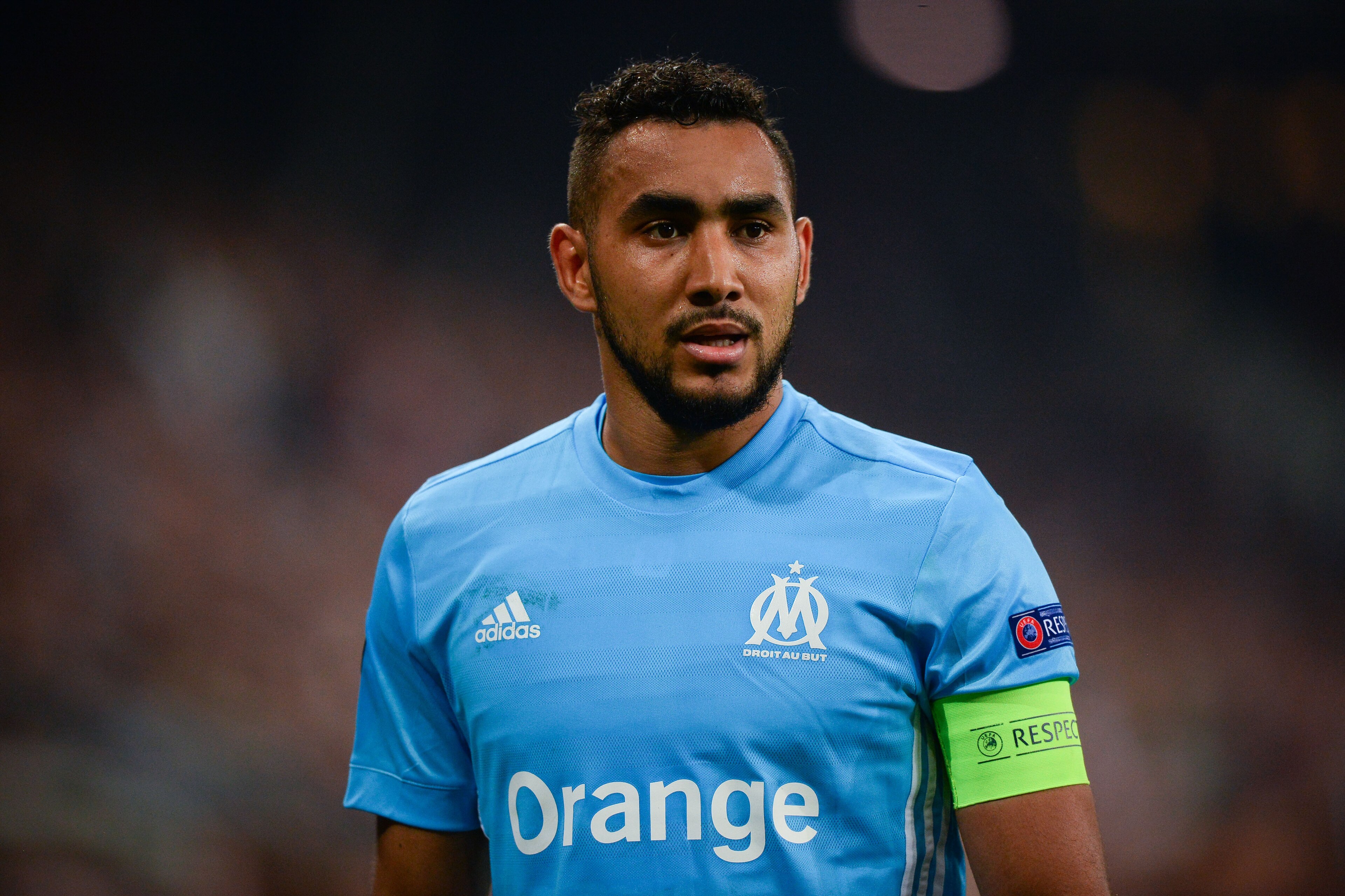Marseille's French forward Dimitri Payet reacts during the UEFA Europa League semi-final second leg match between FC Salzburg and Olympique de Marseille (OM) on May 3, 2018 in Salzburg, Austria. (Photo by VLADIMIR SIMICEK / AFP)        (Photo credit shoul