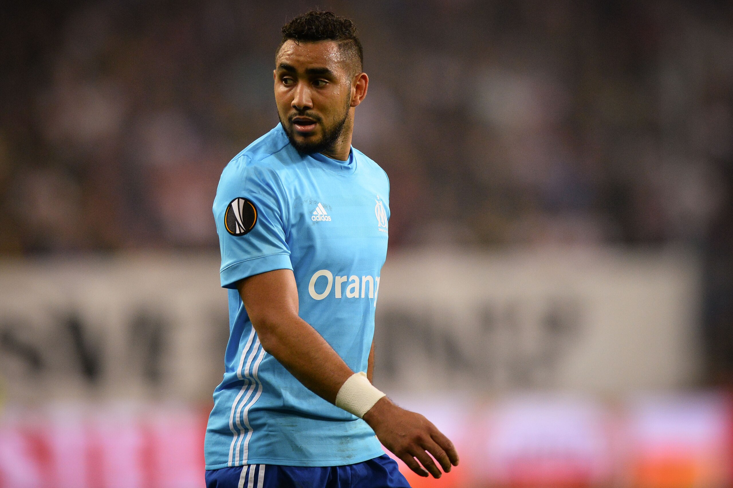 Marseille's French forward Dimitri Payet reacts during the UEFA Europa League semi-final second leg match between FC Salzburg and Olympique de Marseille (OM) on May 3, 2018 in Salzburg, Austria. (Photo by VLADIMIR SIMICEK / AFP)        (Photo credit shoul
