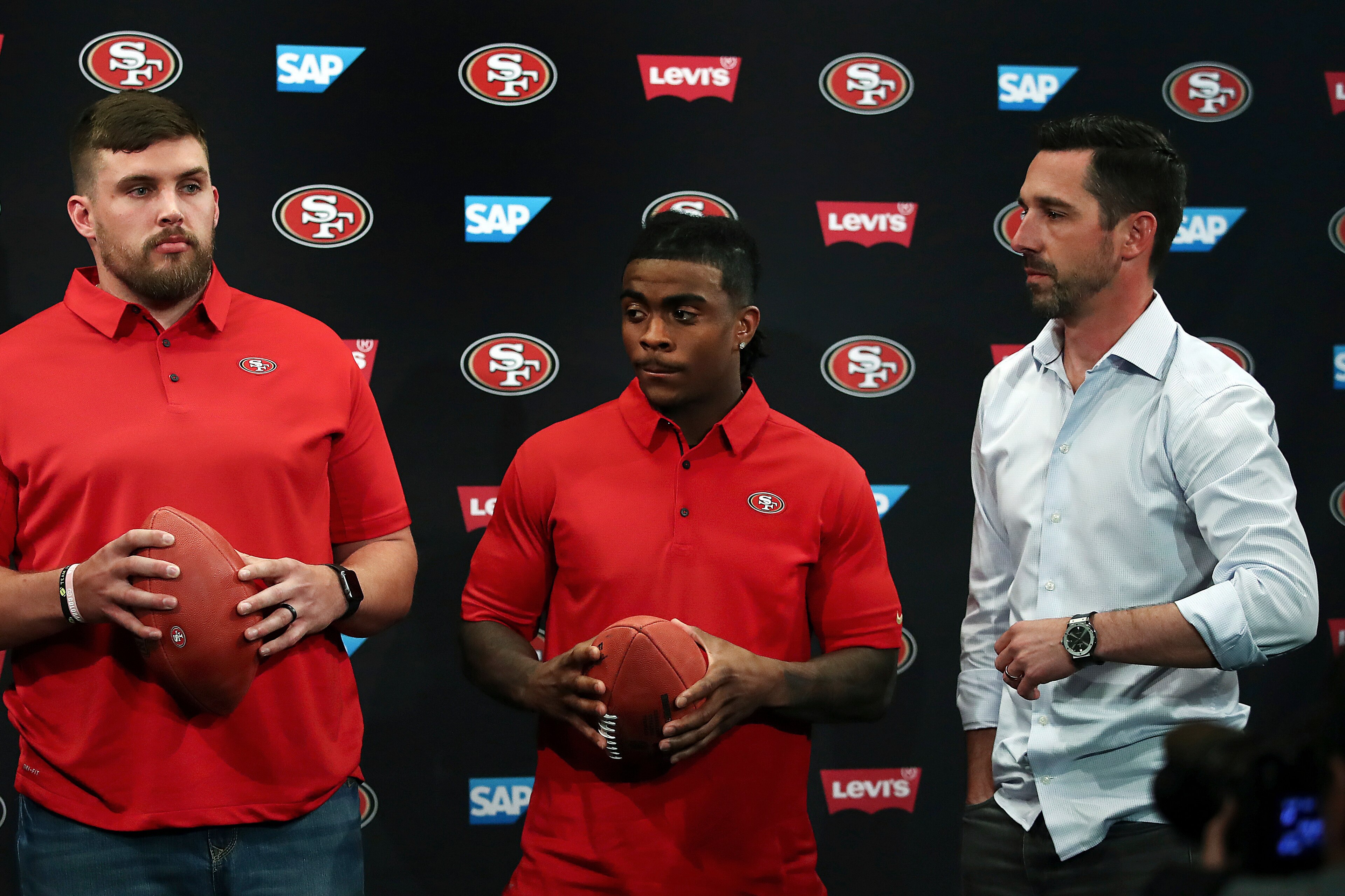 Jerick McKinnon (center)