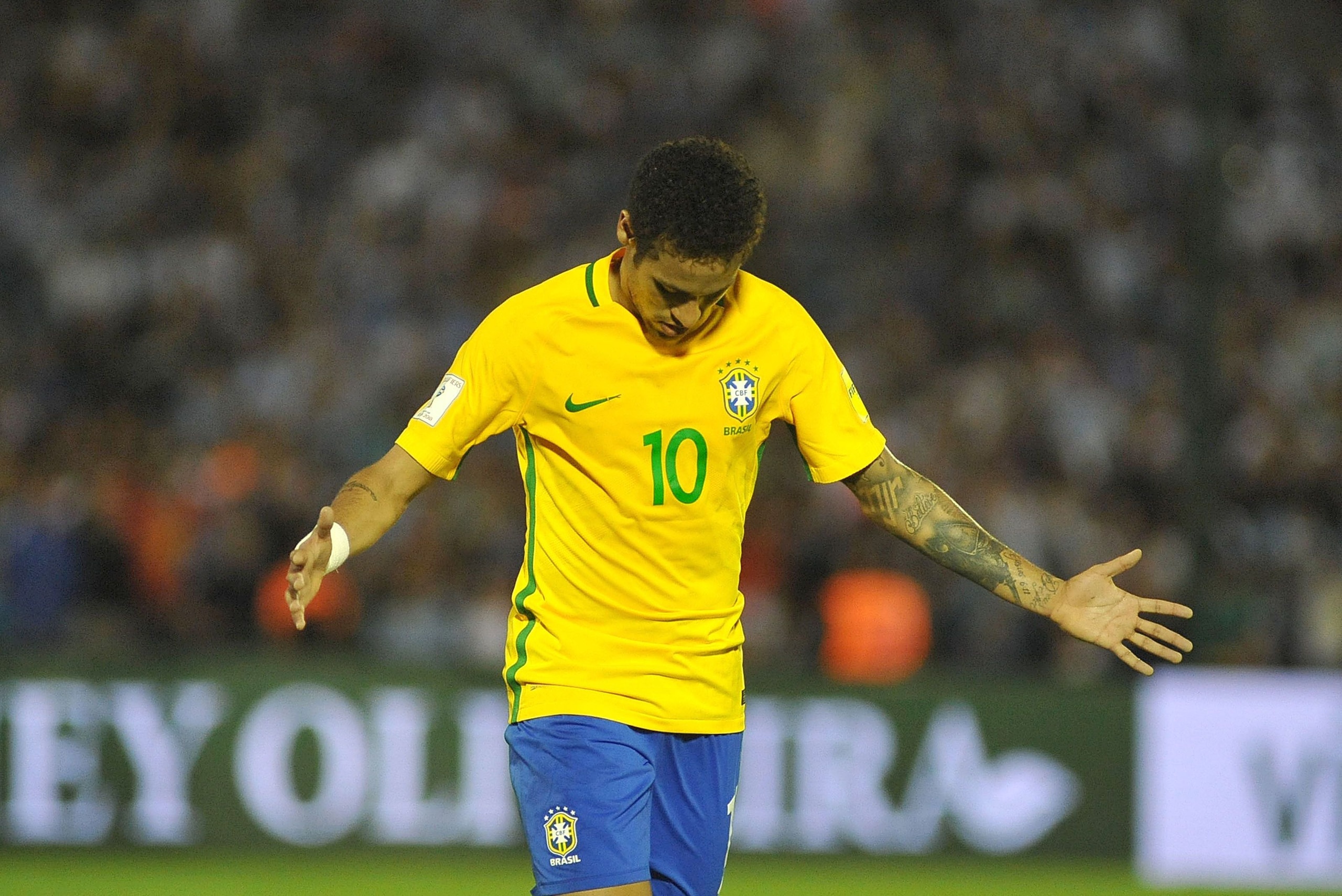 Brazil's Neymar celebrates his goal during their 2018 FIFA World Cup qualifier football match against Uruguay at the Centenario stadium in Montevideo, on March 23, 2017. / AFP PHOTO / DANTE FERNANDEZ (Photo credit should read DANTE FERNANDEZ/AFP/Ge Brazil's Neymar celebrates his goal during their 2018 FIFA World Cup qualifier football match against Uruguay at the Centenario stadium in Montevideo, on March 23, 2017. / AFP PHOTO / DANTE FERNANDEZ (Photo credit should read DANTE FERNANDEZ/AFP/Ge