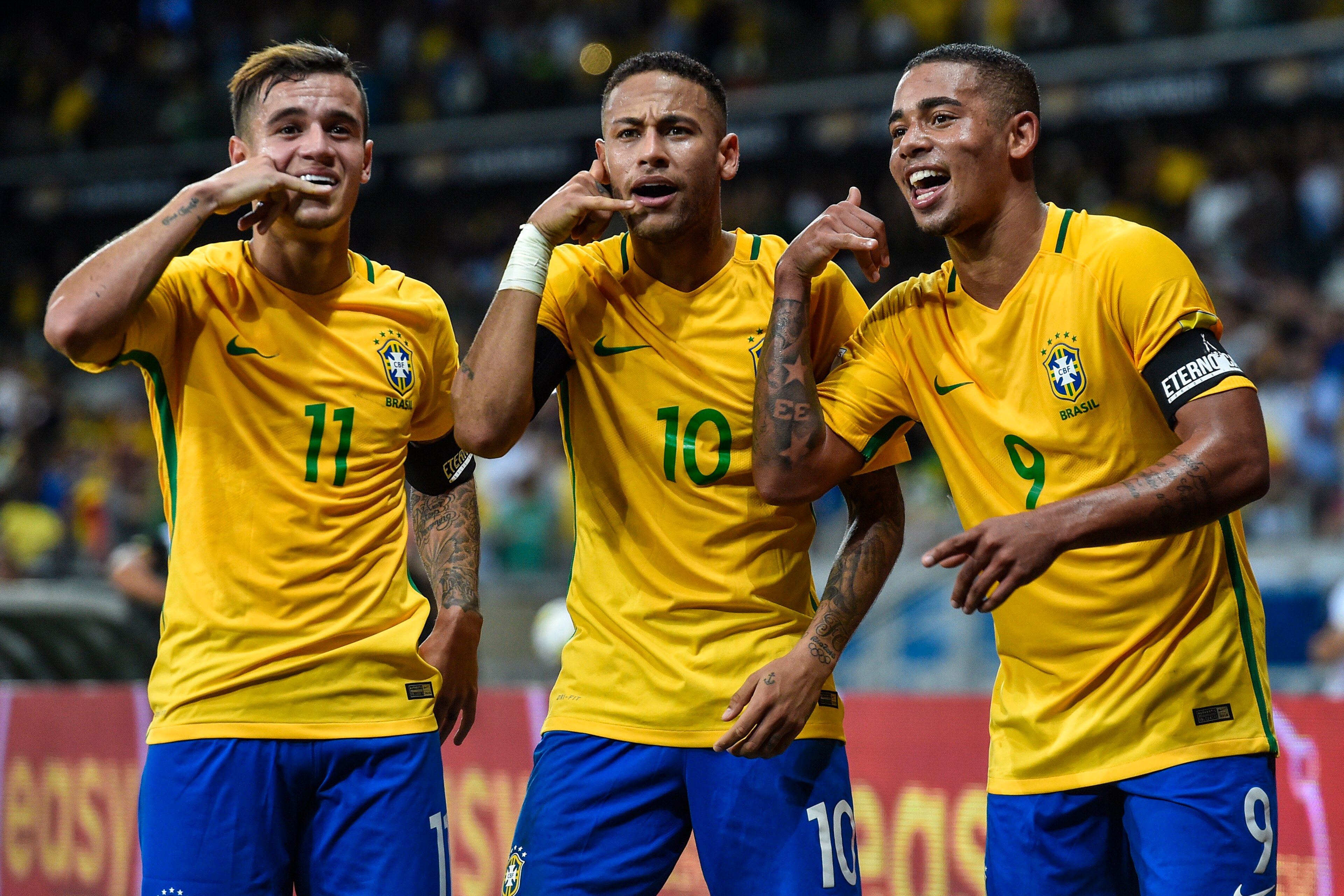 BELO HORIZONTE, BRAZIL - NOVEMBER 10: Philippe Coutinho #11, Neymar #10 and Gabriel Jesus #9 of Brazil celebrates a scored goal against Argentina during a match between Brazil and Argentina as part 2018 FIFA World Cup Russia Qualifier at Mineirao stadium 