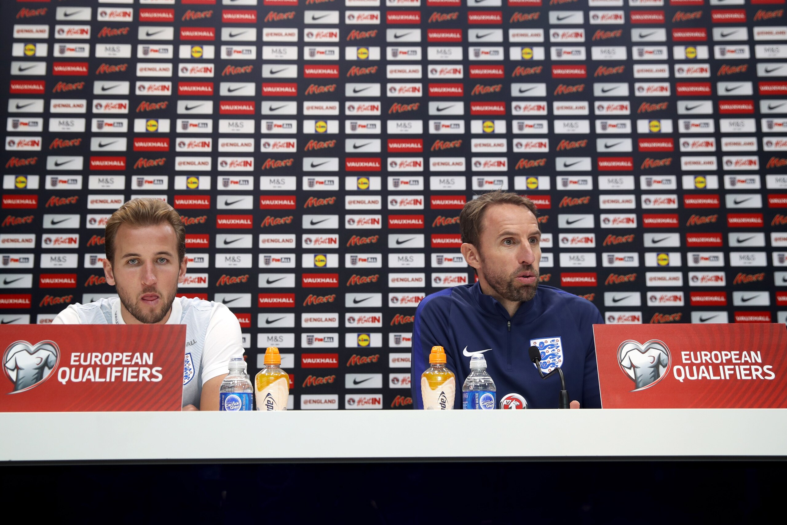 ENFIELD, ENGLAND - OCTOBER 04: Gareth Southgate, Manager of England and Harry Kane of England speak to the media during a England Press Confrence at the Tottenham Hotspur training ground on October 4, 2017 in Enfield, England.  (Photo by Julian Finney/Get