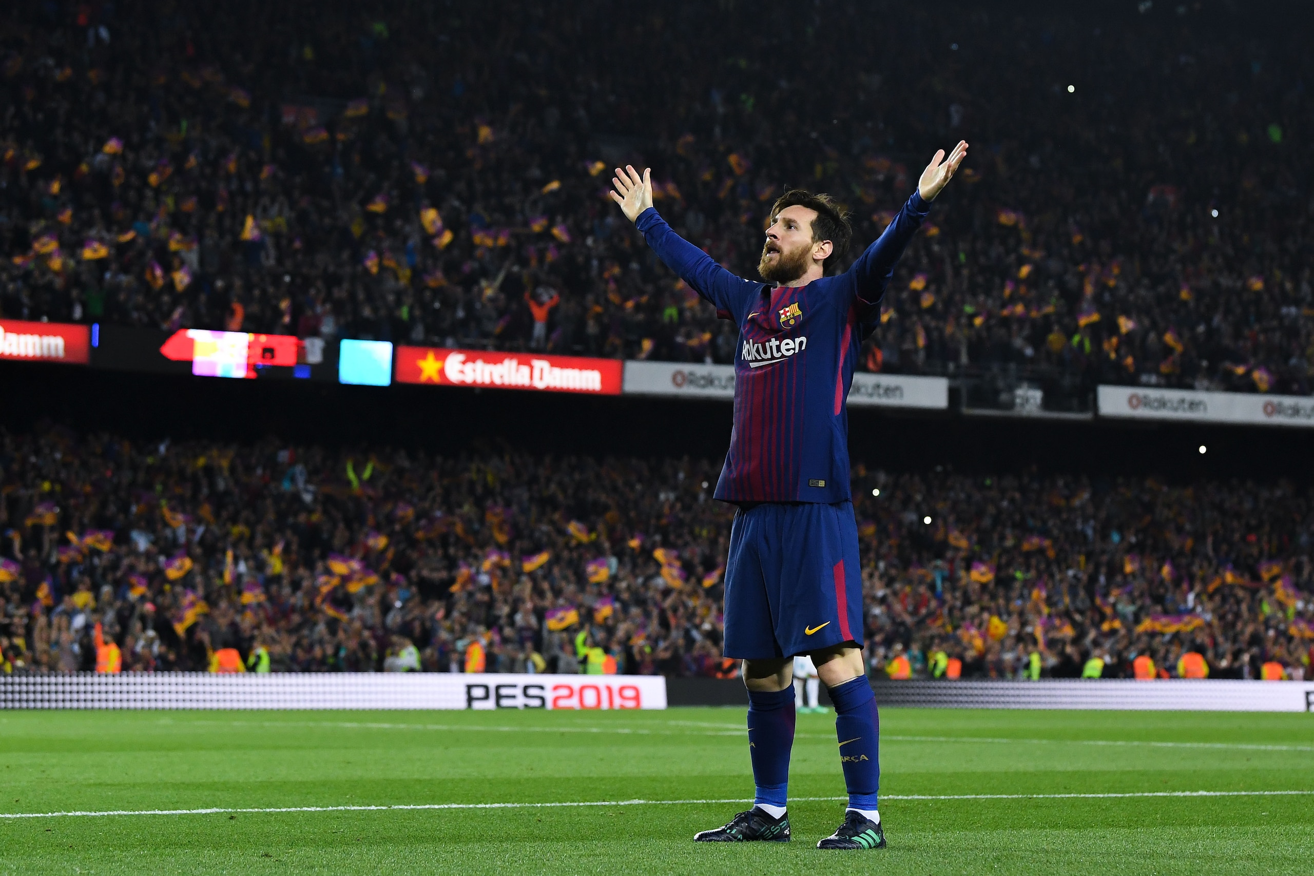 BARCELONA, SPAIN - MAY 06:  Lionel Messi of FC Barcelona celebrates after scoring his team's second goal during the La Liga match between Barcelona and Real Madrid at Camp Nou on May 6, 2018 in Barcelona, Spain.  (Photo by David Ramos/Getty Images)
