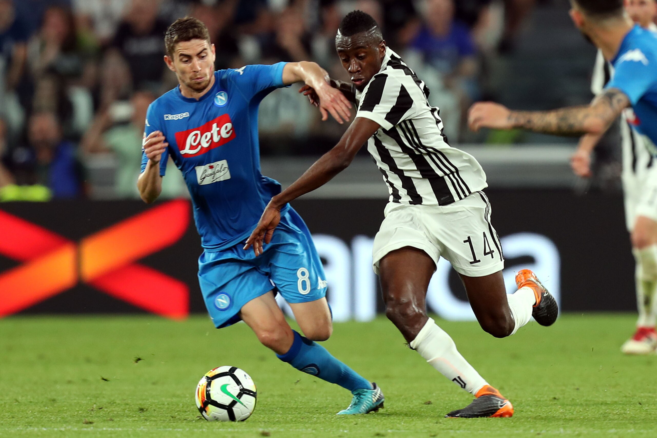 TURIN, ITALY - APRIL 22: Kwadwo Asamoh of Juventus battles for the ball with Jorginho of SSC Napoli during the serie A match between Juventus and SSC Napoli on April 22, 2018 in Turin, Italy. (Photo by Gabriele Maltinti/Getty Images) *** Local Caption ** TURIN, ITALY - APRIL 22: Kwadwo Asamoh of Juventus battles for the ball with Jorginho of SSC Napoli during the serie A match between Juventus and SSC Napoli on April 22, 2018 in Turin, Italy. (Photo by Gabriele Maltinti/Getty Images) *** Local Caption **