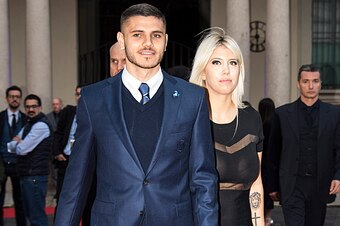 MILAN, ITALY - MAY 14:  Mauro Icardi and Wanda Nara attend the Gentleman Prize on May 14, 2018 in Milan, Italy.  (Photo by Pier Marco Tacca/Getty Images)