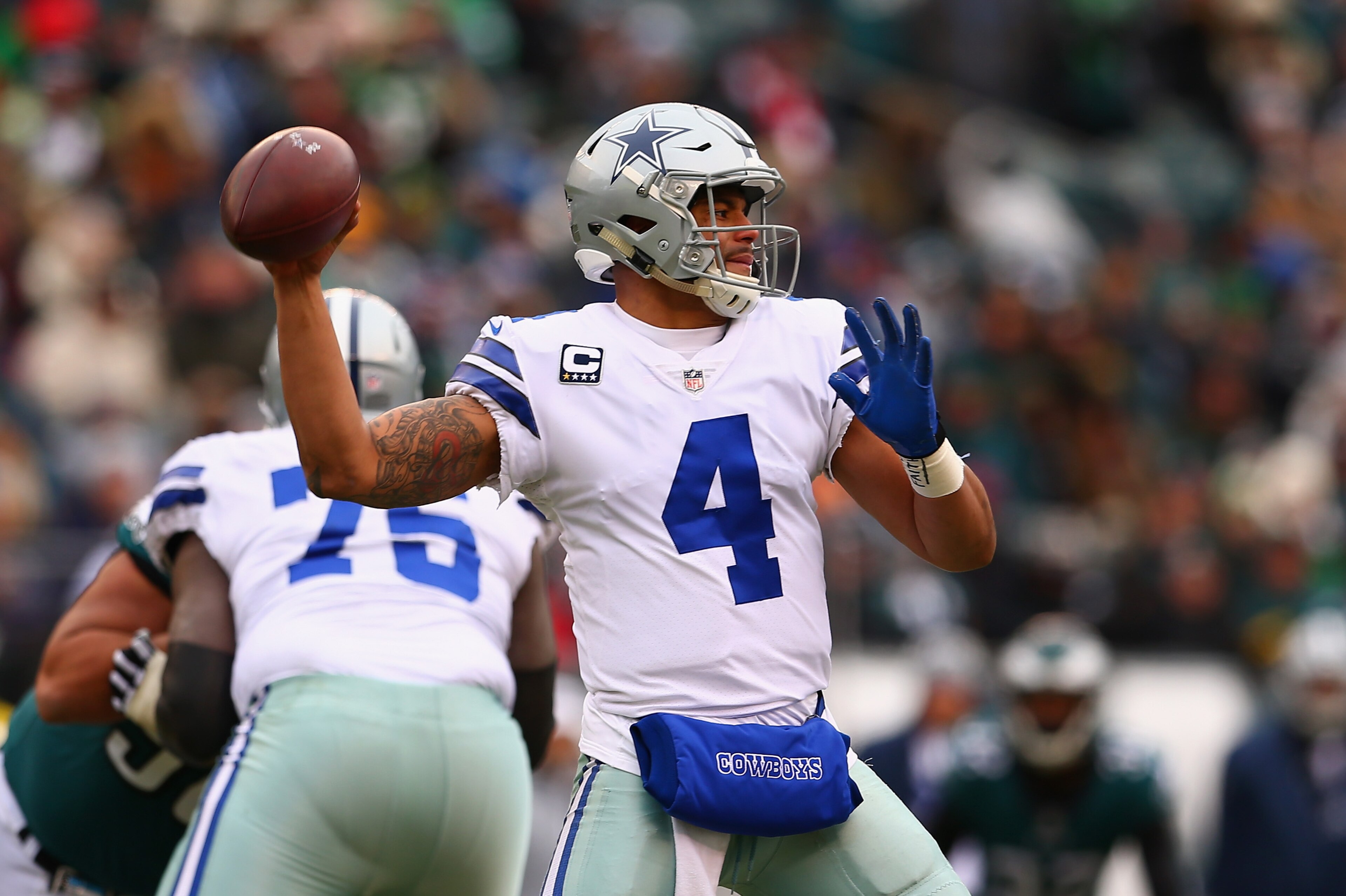 PHILADELPHIA, PA - DECEMBER 31:  Quarterback Dak Prescott #4 of the Dallas Cowboys looks to pass for a second down against the Philadelphia Eagles during the first quarter of the game at Lincoln Financial Field on December 31, 2017 in Philadelphia, Pennsy