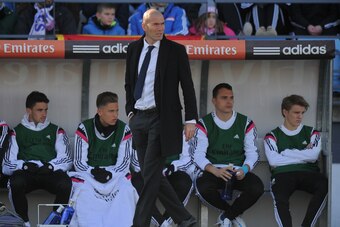 MADRID, SPAIN - FEBRUARY 08:  Head coach Zinedine Zidane of Real Madrid Castilla looks on beside new signing Martin Odegaard during the Segunda Division B match between Real Madrid Castilla and Athletic Club B at Estadio Alfredo Di Stefano on February 8, 