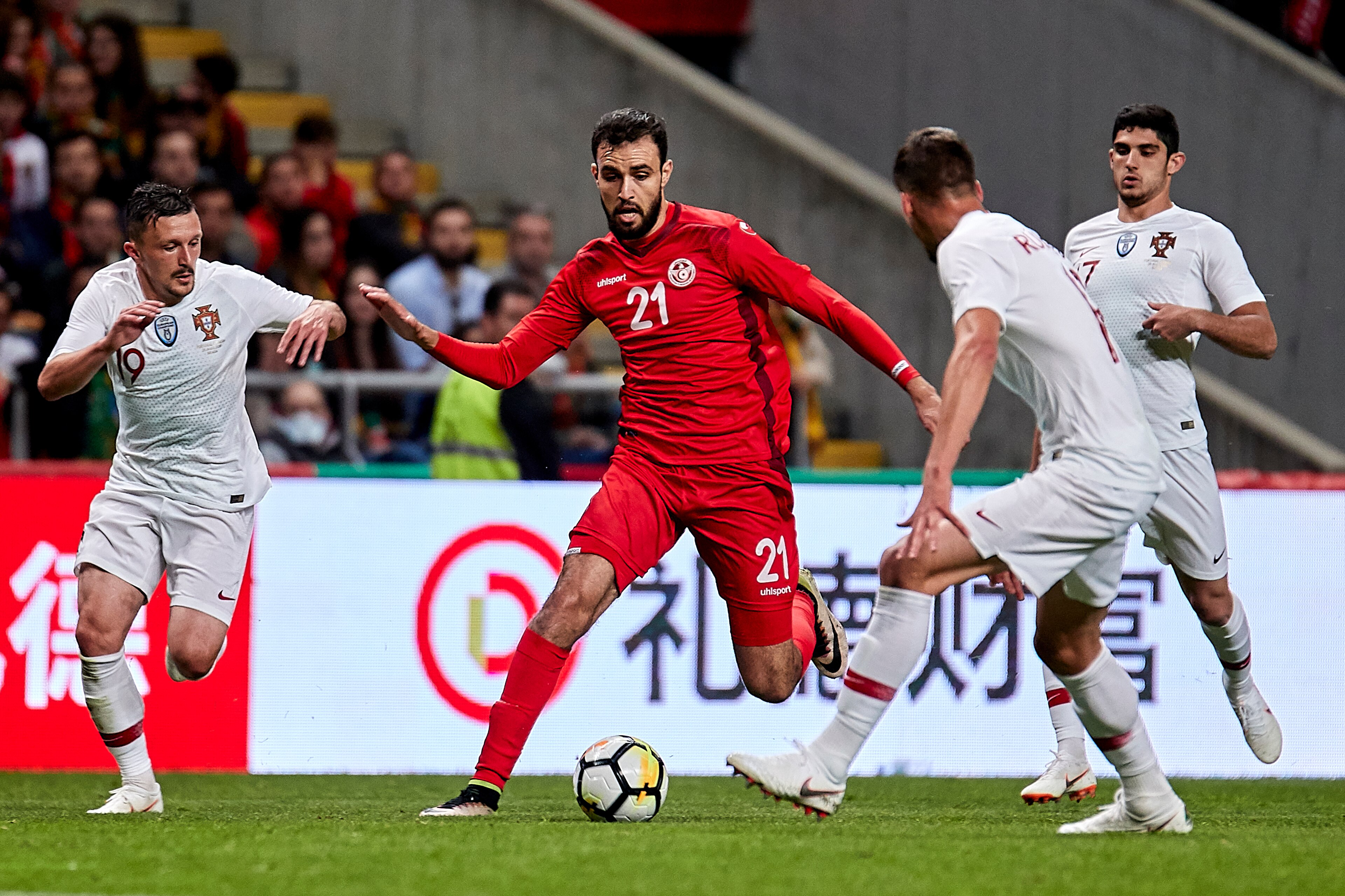 BRAGA, PORTUGAL - MAY 28:  Hamdi Nagguez of Tunisia in action during the friendly match of preparation for FIFA 2018 World Cup between Portugal and Tunisia at the Estadio AXA on May 28, 2018 in Braga, Portugal.  (Photo by Quality Sport Images/Getty Images