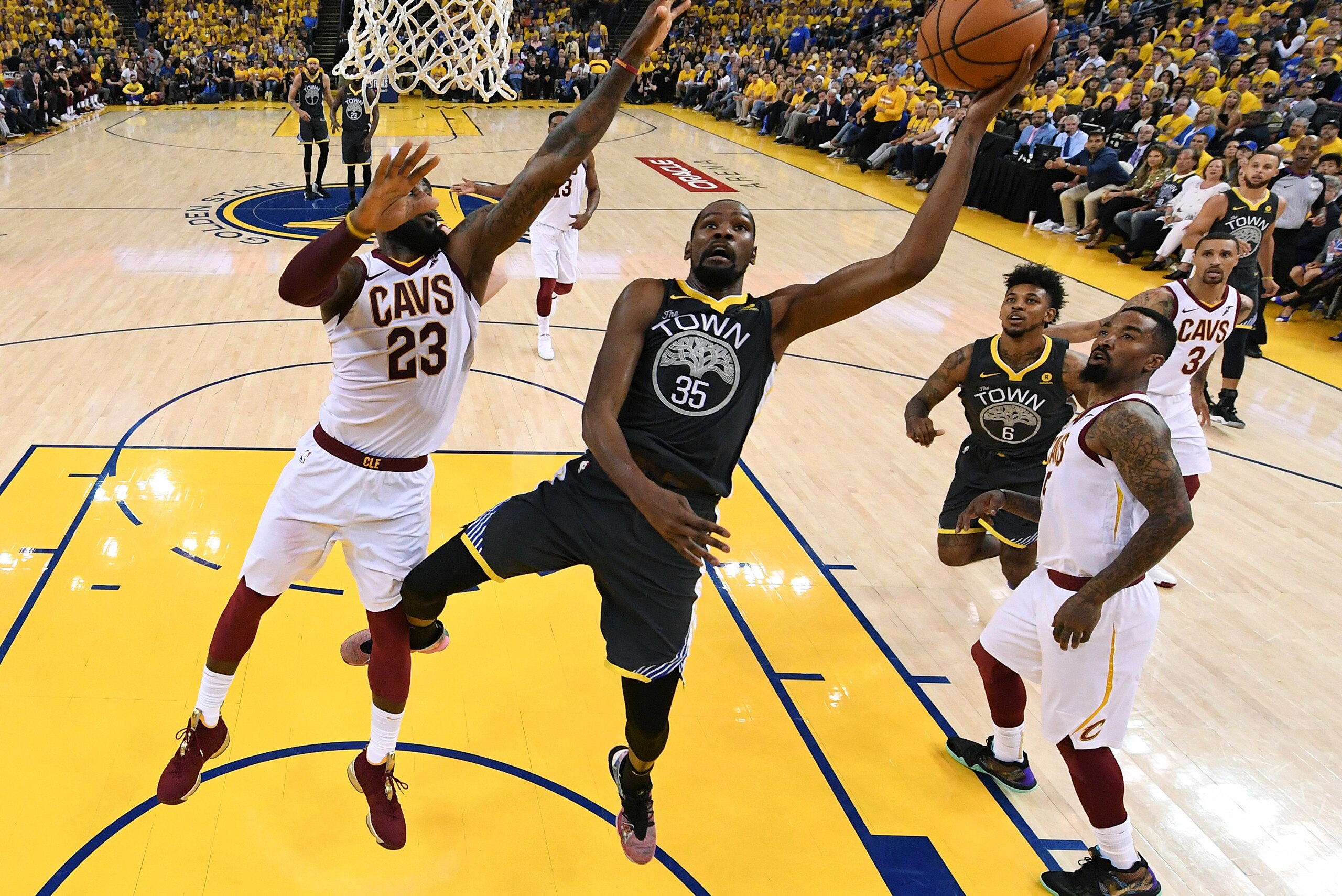 Kevin Durant had an excellent shooting game against the Cavaliers Sunday night.