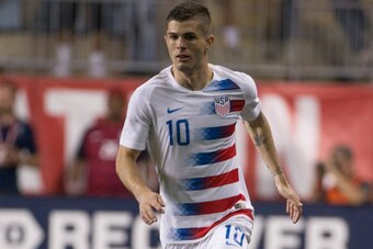 CHESTER, PA - MAY 28: Christian Pulisic #10 of the United States controls the ball during the friendly soccer match against Bolivia at Talen Energy Stadium on May 28, 2018 in Chester, Pennsylvania. (Photo by Mitchell Leff/Getty Images)