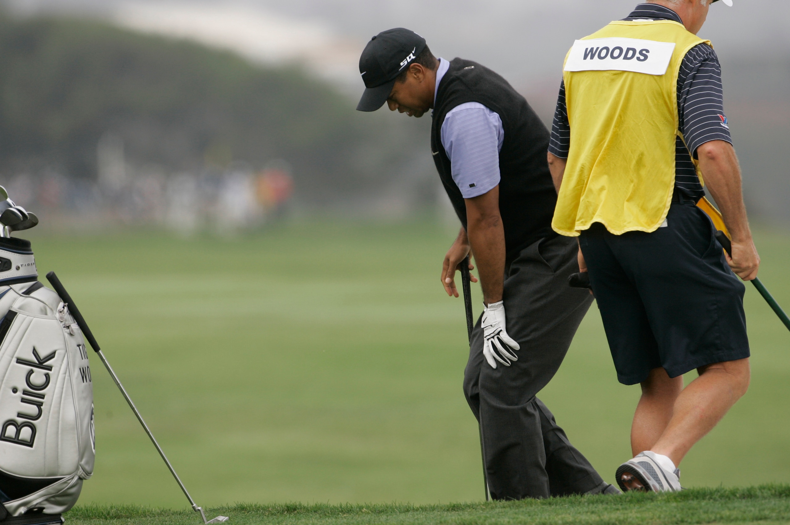 Throughout the 2008 U.S. Open, Tiger would clutch at his severely injured left knee.