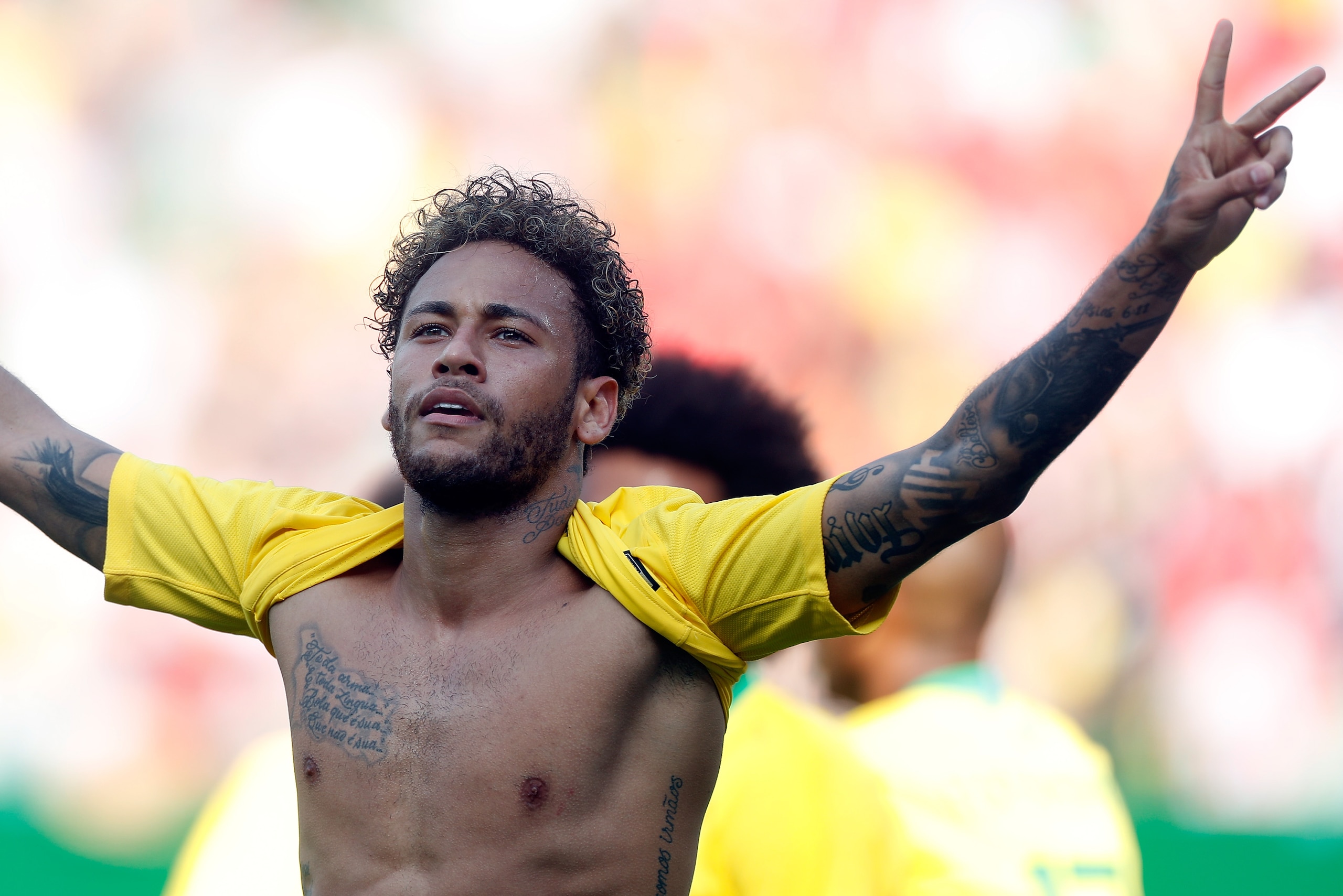 VIENNA, AUSTRIA - JUNE 10: Neymar of Brazil celebrates his goal against Austria during an International Friendly match between Austria and Brazil at Ernst Happel Stadium on June 10, 2018 in Vienna, Austria. (Photo by Laszlo Balogh/Getty Images)