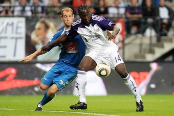 Anderlecht's Romelu Lukaku (R) shoots the 2-0 goal during the return game of RSCA Anderlecht Welsh team 'TNS - The New Saints', in the third qualifying round of the UEFA Champions League, in Anderlecht on August 3, 2010. The first leg was won by Anderlech