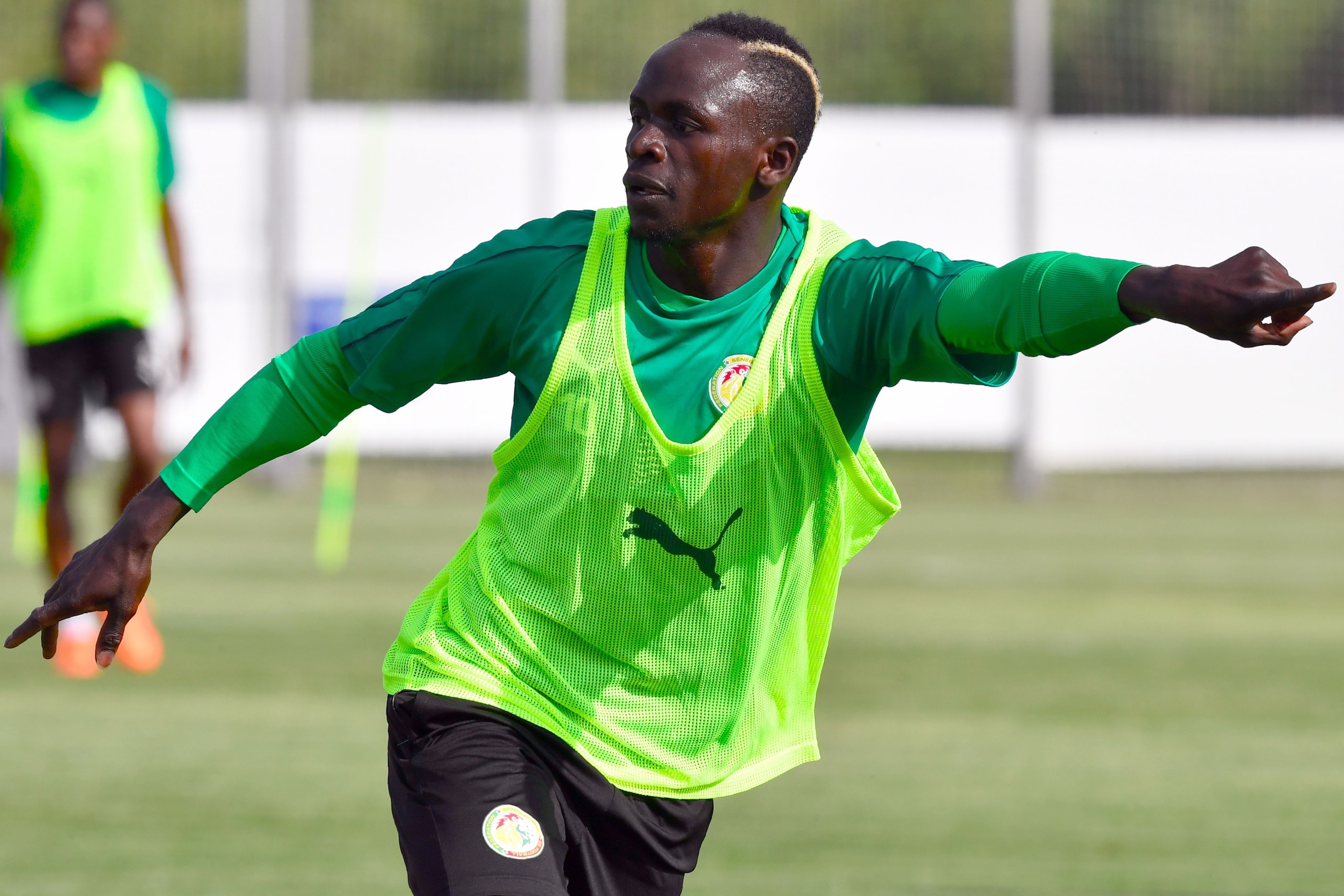 Senegal's forward Sadio Mane gestures as he takes part in a training session of Senegal's national football team on June 14, 2018 in Kaluga during the Russia 2018 World Cup football tournament. (Photo by ISSOUF SANOGO / AFP)        (Photo credit should re