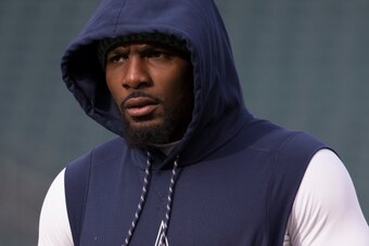 PHILADELPHIA, PA - DECEMBER 31: Dez Bryant #88 of the Dallas Cowboys looks on prior to the game against the Philadelphia Eagles at Lincoln Financial Field on December 31, 2017 in Philadelphia, Pennsylvania. (Photo by Mitchell Leff/Getty Images)