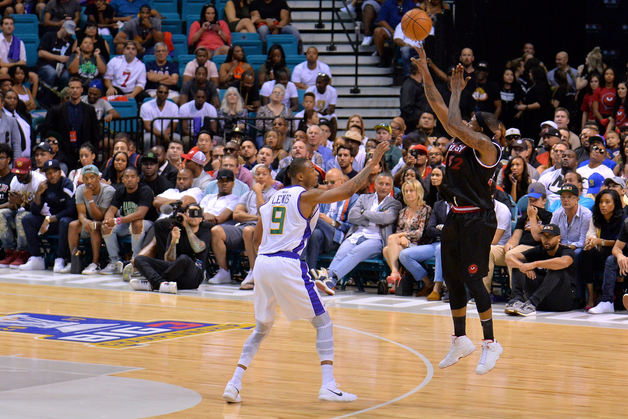 LAS VEGAS, NV - AUGUST 26: Rashad McCants #32 of Trilogy takes a shot against Rashard Lewis #9 of 3 Headed Monsters during the BIG3 three on three basketball league championship game on August 26, 2017 in Las Vegas, Nevada. (Photo by Sam Wasson/BIG3/Get LAS VEGAS, NV - AUGUST 26: Rashad McCants #32 of Trilogy takes a shot against Rashard Lewis #9 of 3 Headed Monsters during the BIG3 three on three basketball league championship game on August 26, 2017 in Las Vegas, Nevada. (Photo by Sam Wasson/BIG3/Get