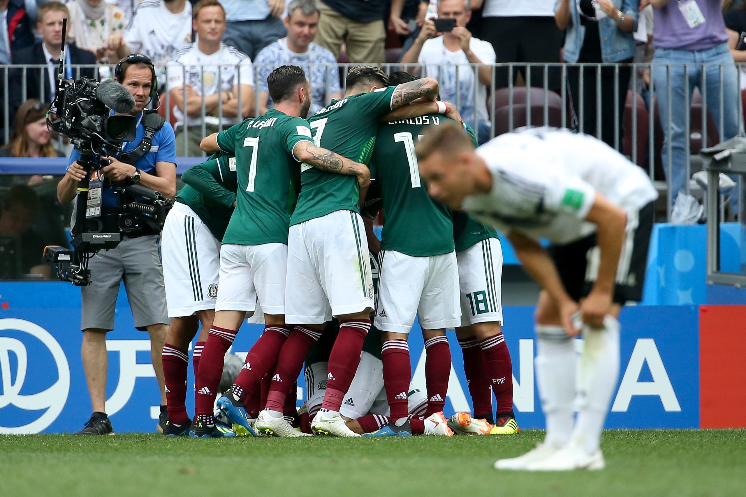 MOSCOW, RUSSIA - JUNE 17: Hirving Lozano of Mexico celebrates his goal with teammates during the 2018 FIFA World Cup Russia group F match between Germany and Mexico at Luzhniki Stadium on June 17, 2018 in Moscow, Russia. (Photo by Jean Catuffe/Getty Image MOSCOW, RUSSIA - JUNE 17: Hirving Lozano of Mexico celebrates his goal with teammates during the 2018 FIFA World Cup Russia group F match between Germany and Mexico at Luzhniki Stadium on June 17, 2018 in Moscow, Russia. (Photo by Jean Catuffe/Getty Image