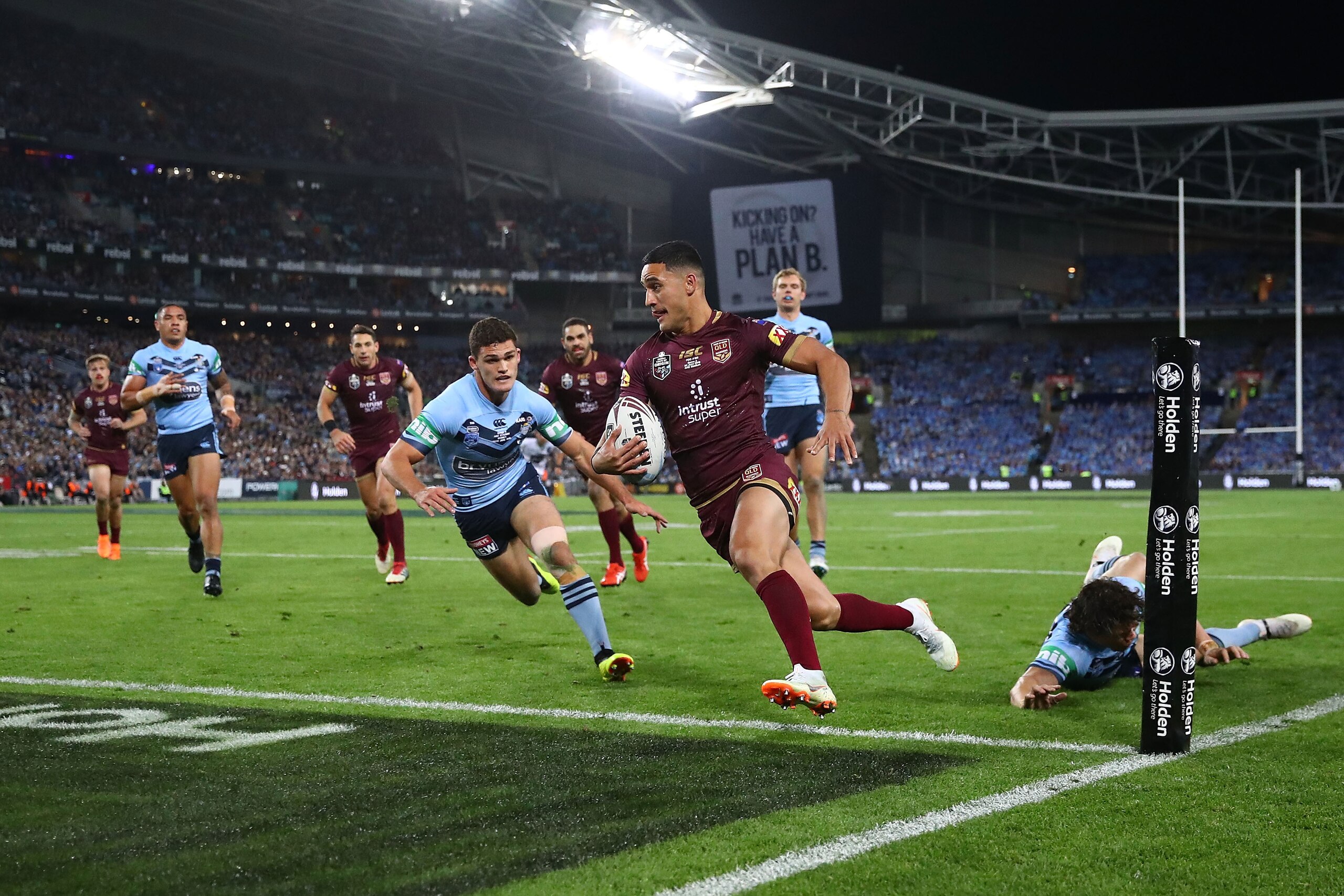 SYDNEY, AUSTRALIA - JUNE 24:  Valentine Holmes of the Maroons scores a try during game two of the State of Origin series between the New South Wales Blues and the Queensland Maroons at ANZ Stadium on June 24, 2018 in Sydney, Australia.  (Photo by Cameron 