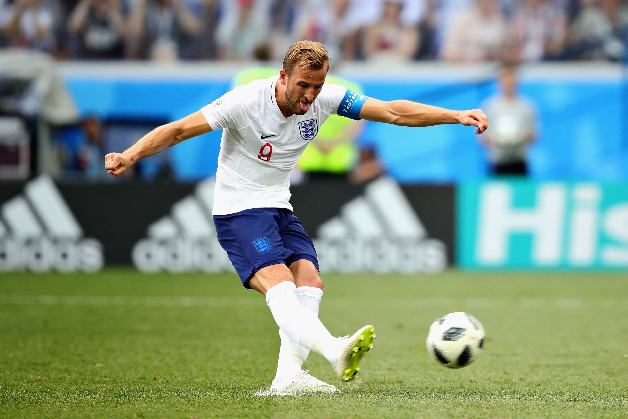 NIZHNY NOVGOROD, RUSSIA - JUNE 24: Harry Kane of England scores his sides fifth goal from the penalty spot during the 2018 FIFA World Cup Russia group G match between England and Panama at Nizhny Novgorod Stadium on June 24, 2018 in Nizhny Novgorod, Russi