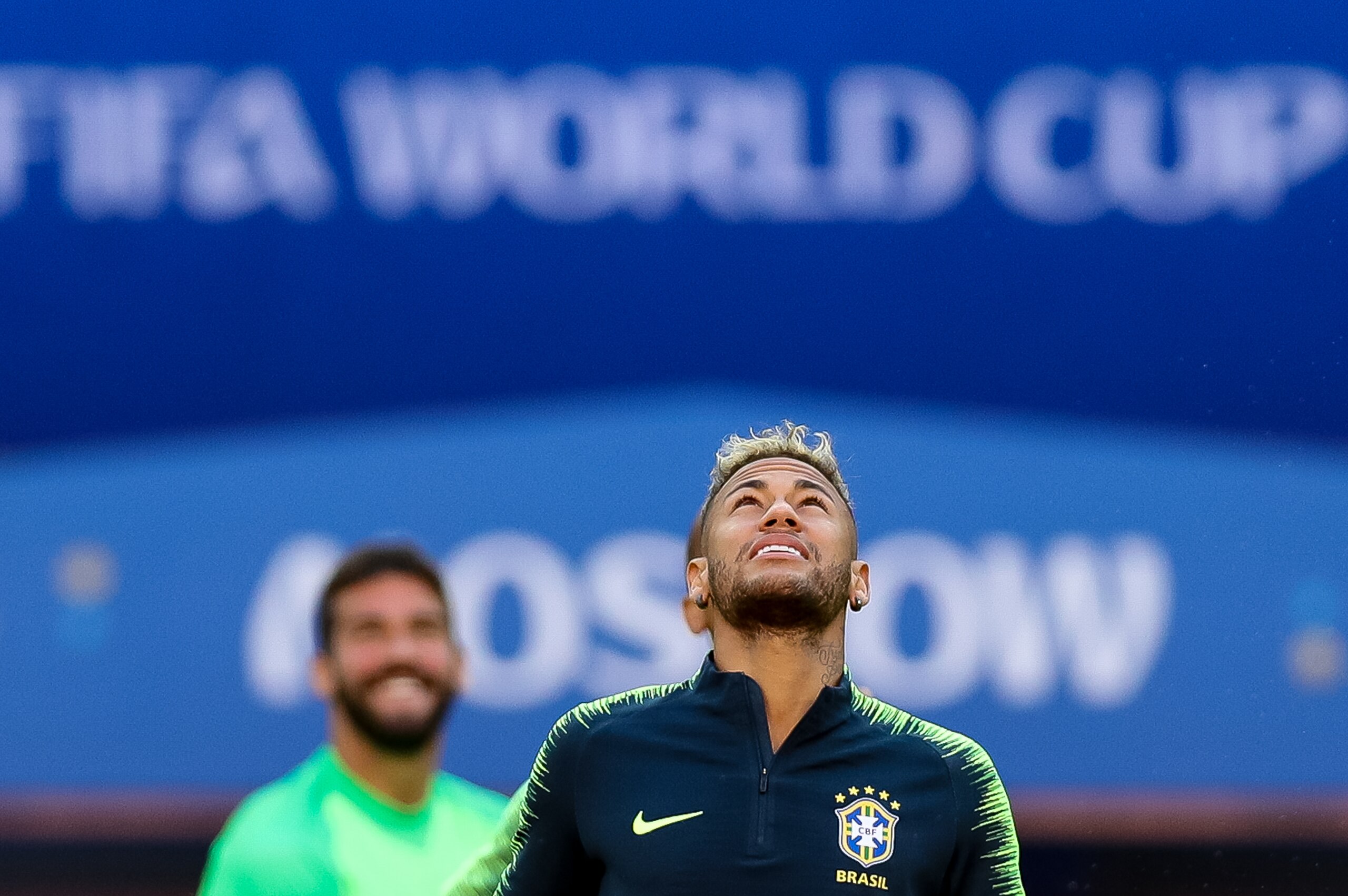 MOSCOW, RUSSIA - JUNE 26: Neymar enters to the field during a Brazil training session and press conference ahead of the Group E match against Serbia at Spartak Stadium on June 26, 2018 in Moscow, Russia. (Photo by Buda Mendes/Getty Images)