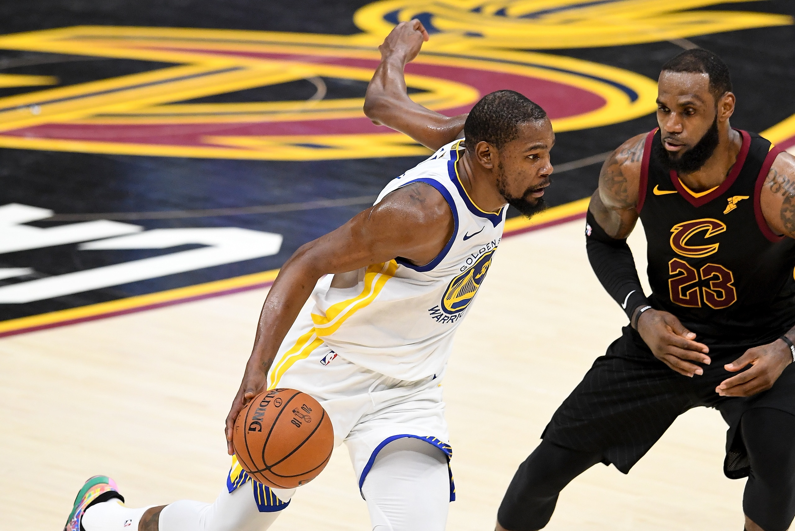 CLEVELAND, OH - JUNE 08:  Kevin Durant #35 of the Golden State Warriors drives to the basket against LeBron James #23 of the Cleveland Cavaliers during Game Four of the 2018 NBA Finals at Quicken Loans Arena on June 8, 2018 in Cleveland, Ohio. NOTE TO USE