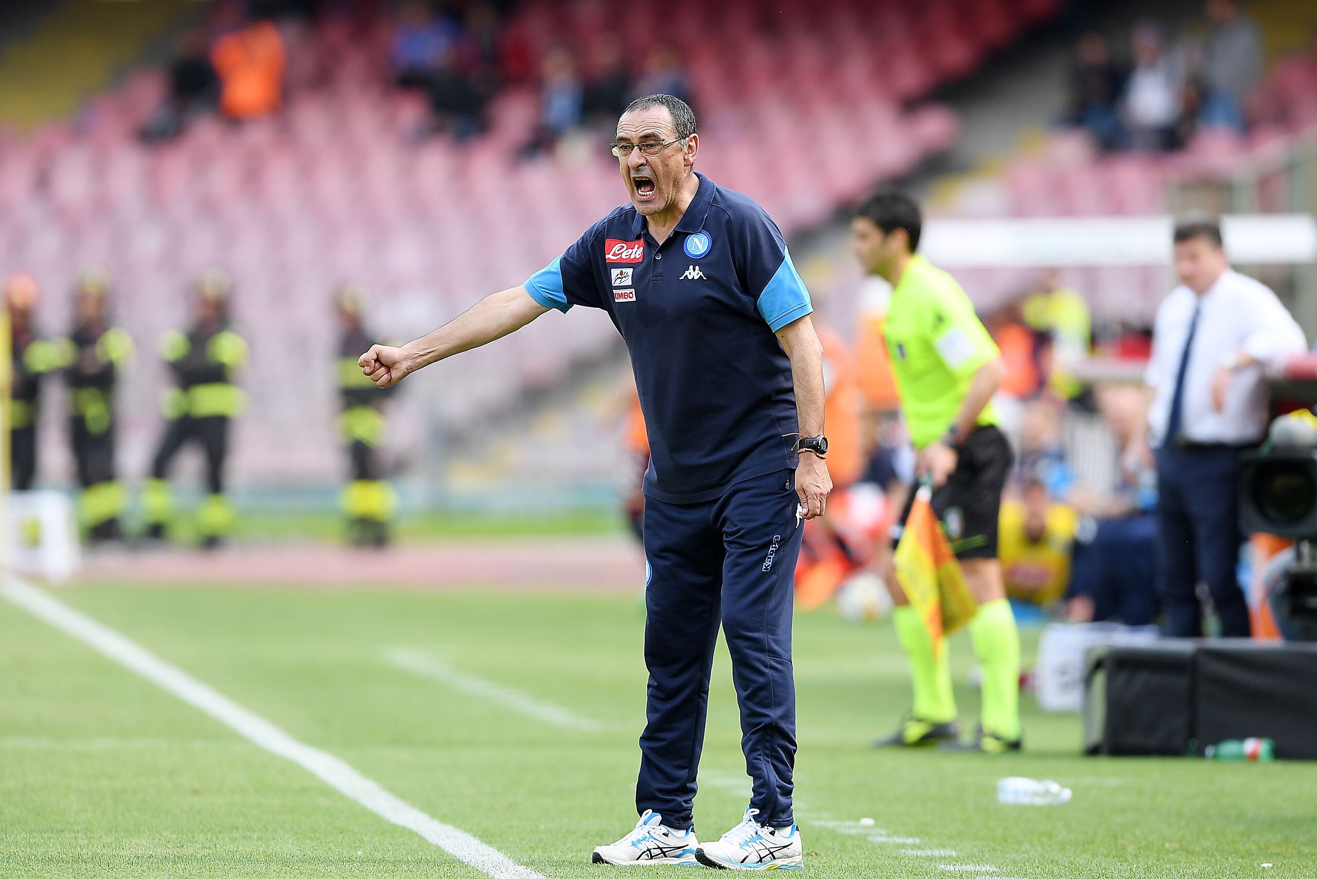 NAPLES, ITALY - MAY 06: Coach of SSC Napoli Maurizio Sarri gestures during the serie A match between SSC Napoli and Torino FC at Stadio San Paolo on May 6, 2018 in Naples, Italy. (Photo by Francesco Pecoraro/Getty Images) NAPLES, ITALY - MAY 06: Coach of SSC Napoli Maurizio Sarri gestures during the serie A match between SSC Napoli and Torino FC at Stadio San Paolo on May 6, 2018 in Naples, Italy. (Photo by Francesco Pecoraro/Getty Images)