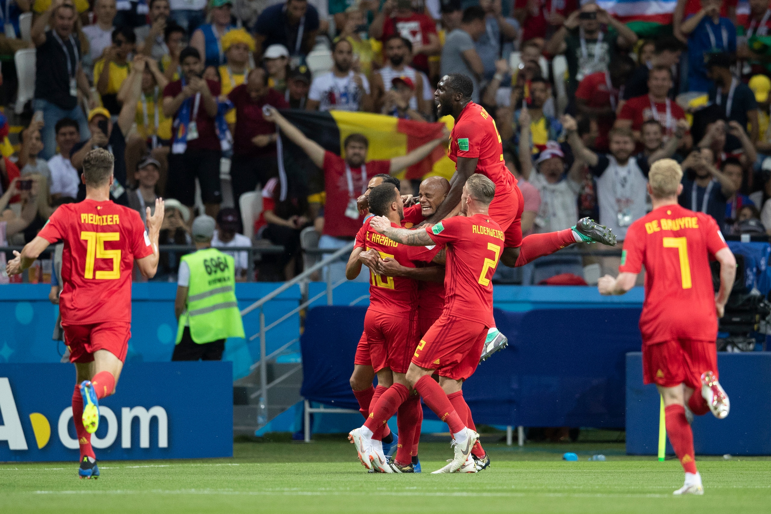 KAZAN, RUSSIA - JULY 06:  Vincent Kompany of Belgium celebrates at the end of the 2018 FIFA World Cup Russia Quarter Final match between Brazil and Belgium at Kazan Arena on July 6, 2018 in Kazan, Russia.  (Photo by Fred Lee/Getty Images)