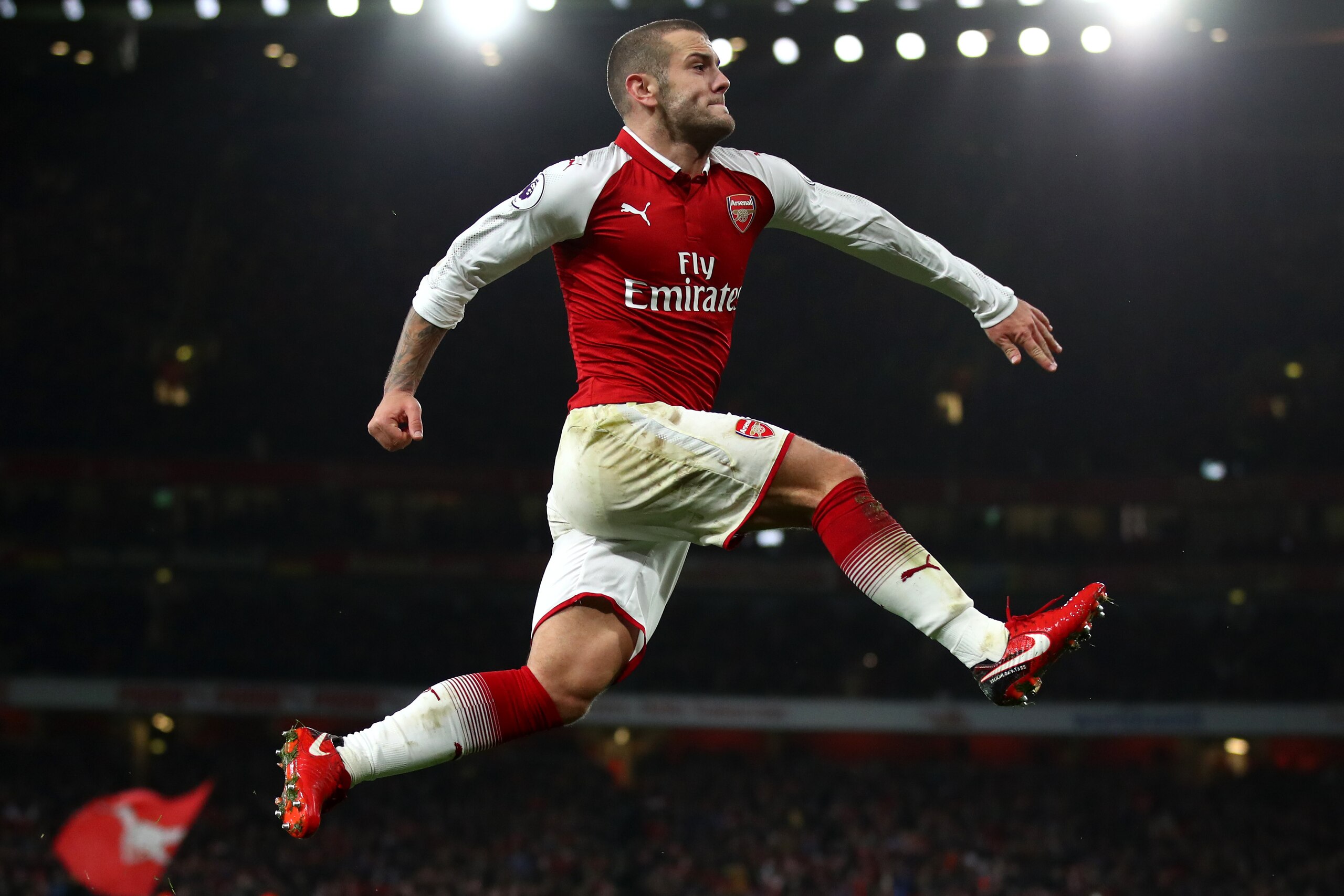 LONDON, ENGLAND - JANUARY 03:  Jack Wilshere of Arsenal celebrates after scoring his sides first goal during the Premier League match between Arsenal and Chelsea at Emirates Stadium on January 3, 2018 in London, England.  (Photo by Julian Finney/Getty Ima