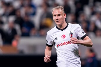 Domagoj Vida of Besiktas JK during the Turkish Spor Toto Super Lig football match between Besiktas JK and Evkur Yeni Malatyaspor on April 22, 2018 at the Vodafone Arena in Istanbul, Turkey(Photo by VI Images via Getty Images)