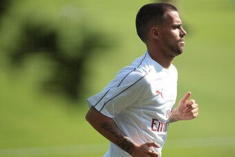 SOLBIATE ARNO, ITALY - JULY 09:  Fernandez Suso of AC Milan trains during the AC Milan training session at the club's training ground Milanello on July 9, 2018 in Solbiate Arno, Italy.  (Photo by Emilio Andreoli/Getty Images)