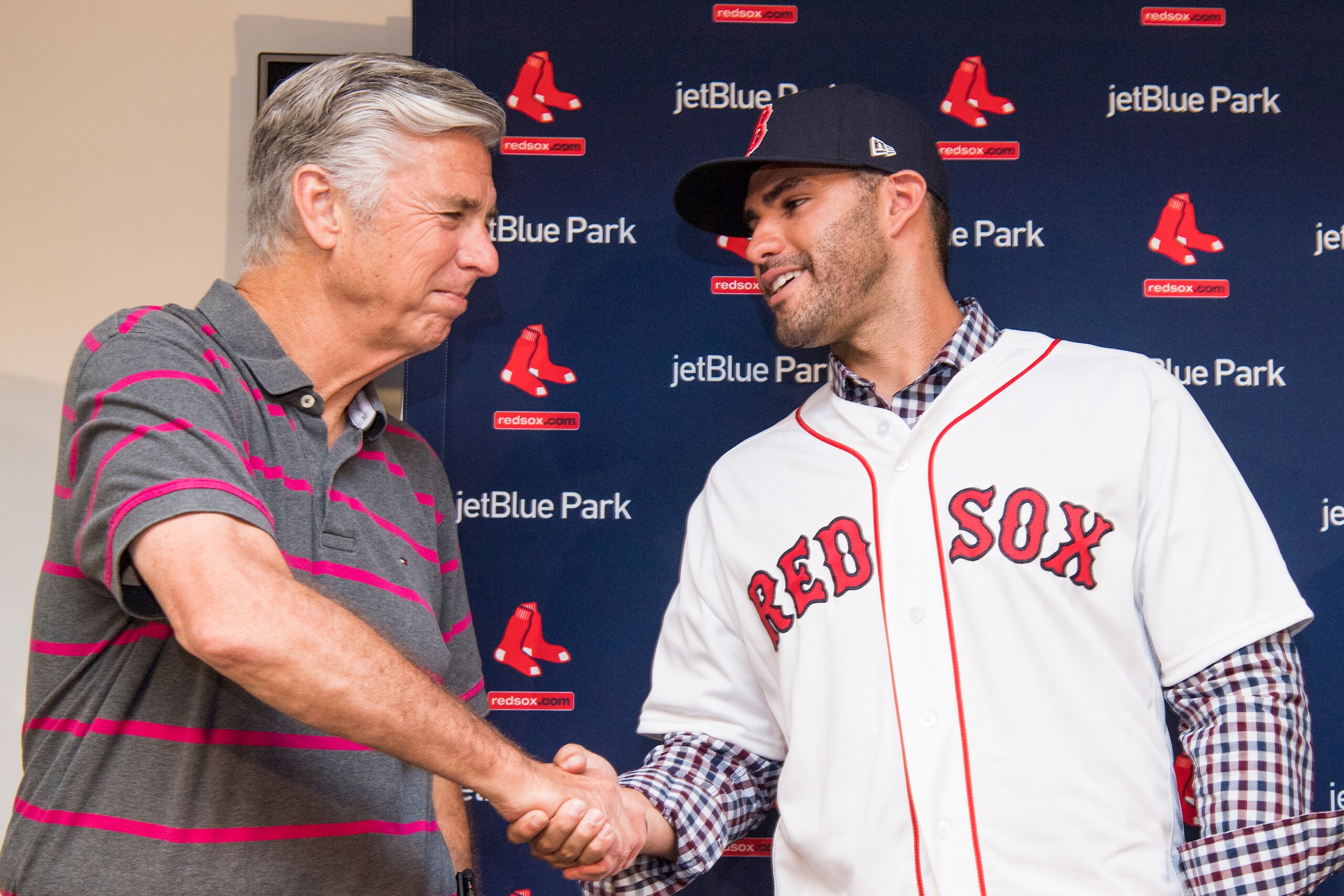 FT. MYERS, FL - FEBRUARY 26: J.D. Martinez #28 of the Boston Red Sox is presented with a hat and jersey by Boston Red Sox President of Baseball Operations Dave Dombrowski during a press conference announcing his signing on February 26, 2018 at jetBlue Par FT. MYERS, FL - FEBRUARY 26: J.D. Martinez #28 of the Boston Red Sox is presented with a hat and jersey by Boston Red Sox President of Baseball Operations Dave Dombrowski during a press conference announcing his signing on February 26, 2018 at jetBlue Par