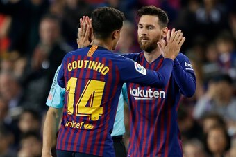 BARCELONA, SPAIN - MAY 20: (L-R) Philippe Coutinho of FC Barcelona, Lionel Messi of FC Barcelona  during the La Liga Santander  match between FC Barcelona v Real Sociedad at the Camp Nou on May 20, 2018 in Barcelona Spain (Photo by Jeroen Meuwsen/Soccrate