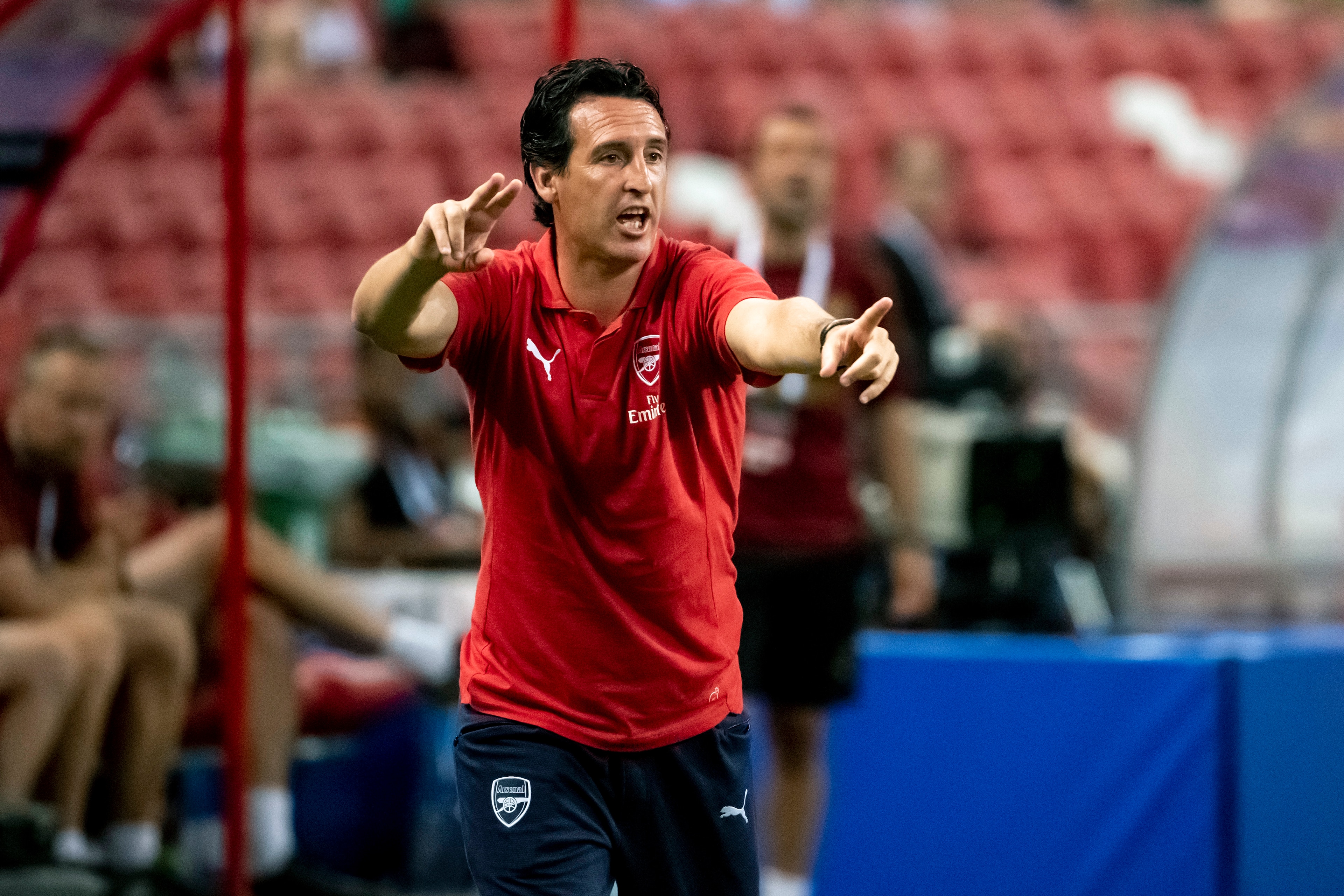 SINGAPORE,SINGAPORE - JULY 26: Arsenal manager Unai Emery shouts at his players during the International Champions Cup 2018 match between Arsenal and Club Atletico de Madrid (Photo by PictoBank/Getty Images)