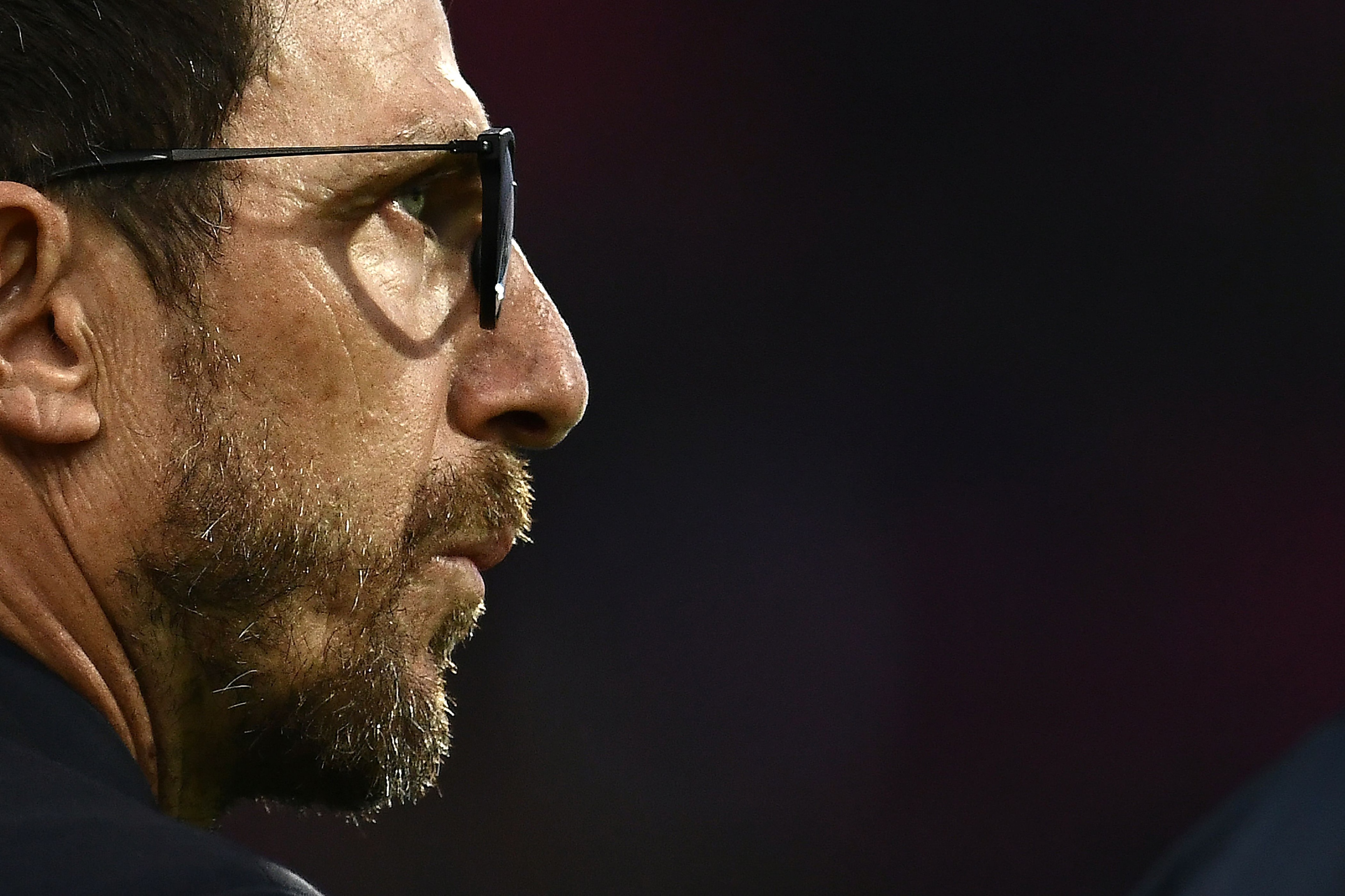 AS Roma's coach Eusebio Di Francesco from Italy looks on during the Italian Serie A football match Cagliari Vs Roma on May 6, 2018 at the Sardegna Arena in Cagliari. (Photo by MARCO BERTORELLO / AFP)        (Photo credit should read MARCO BERTORELLO/AFP/G