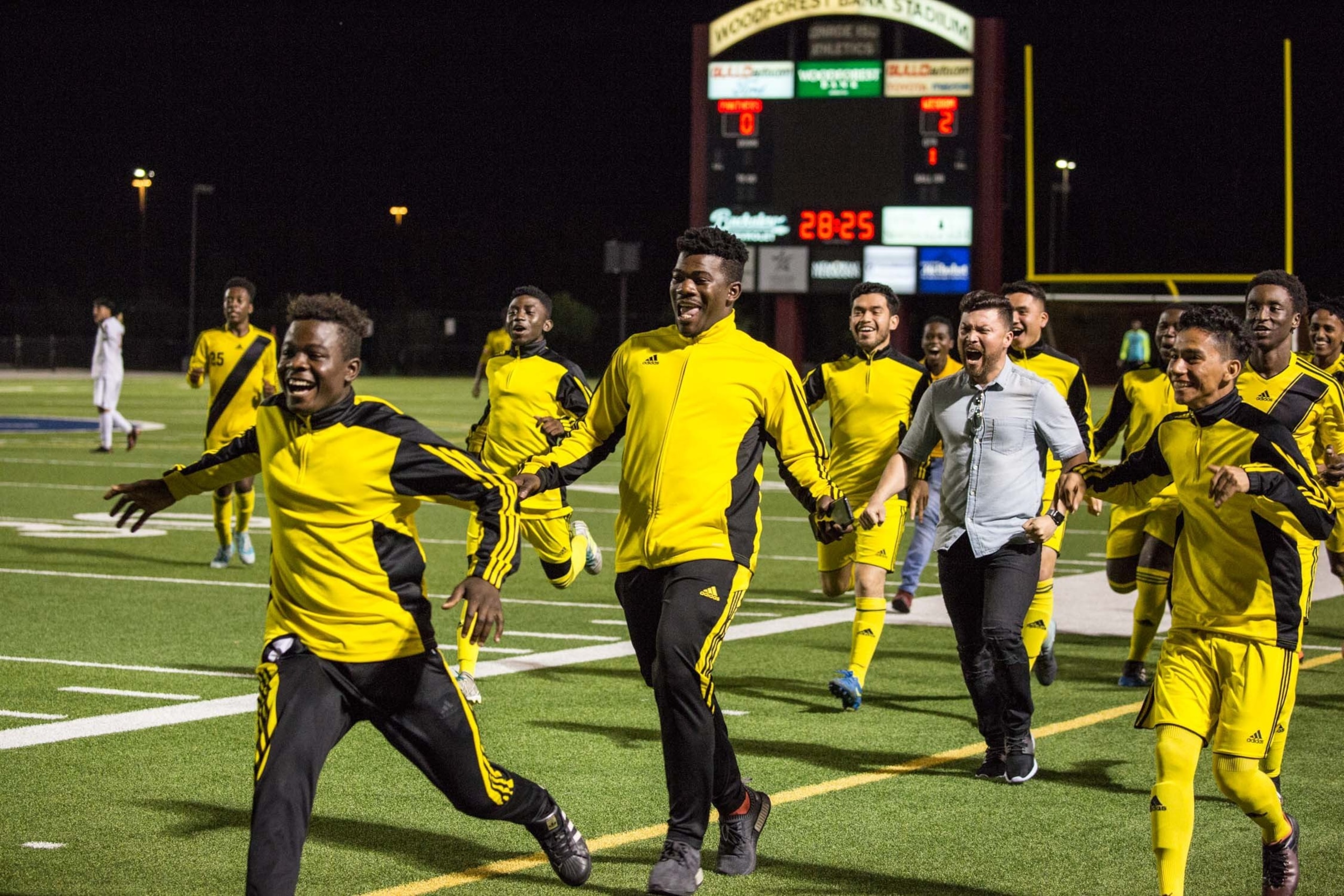 The Generals celebrate on the sidelines.
